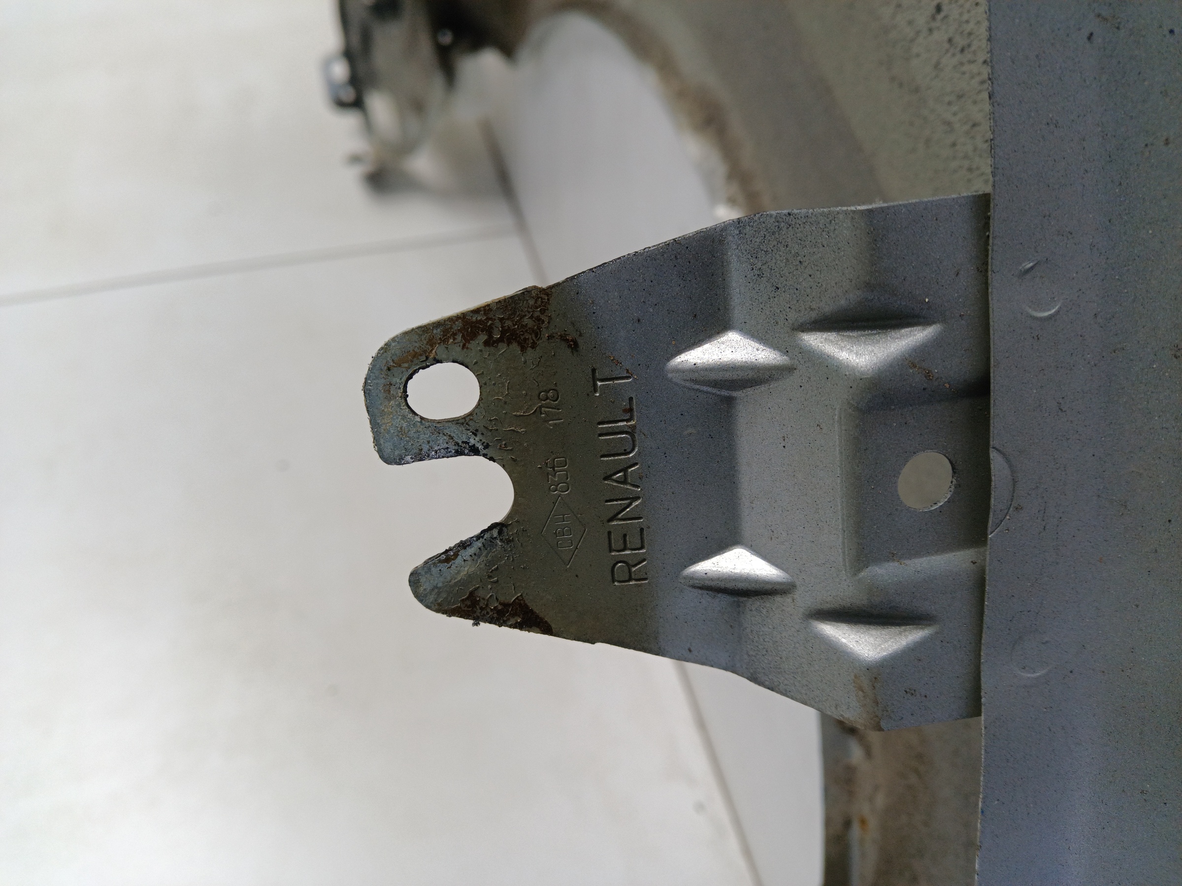 Крыло переднее правое Lada Largus 1 Restail