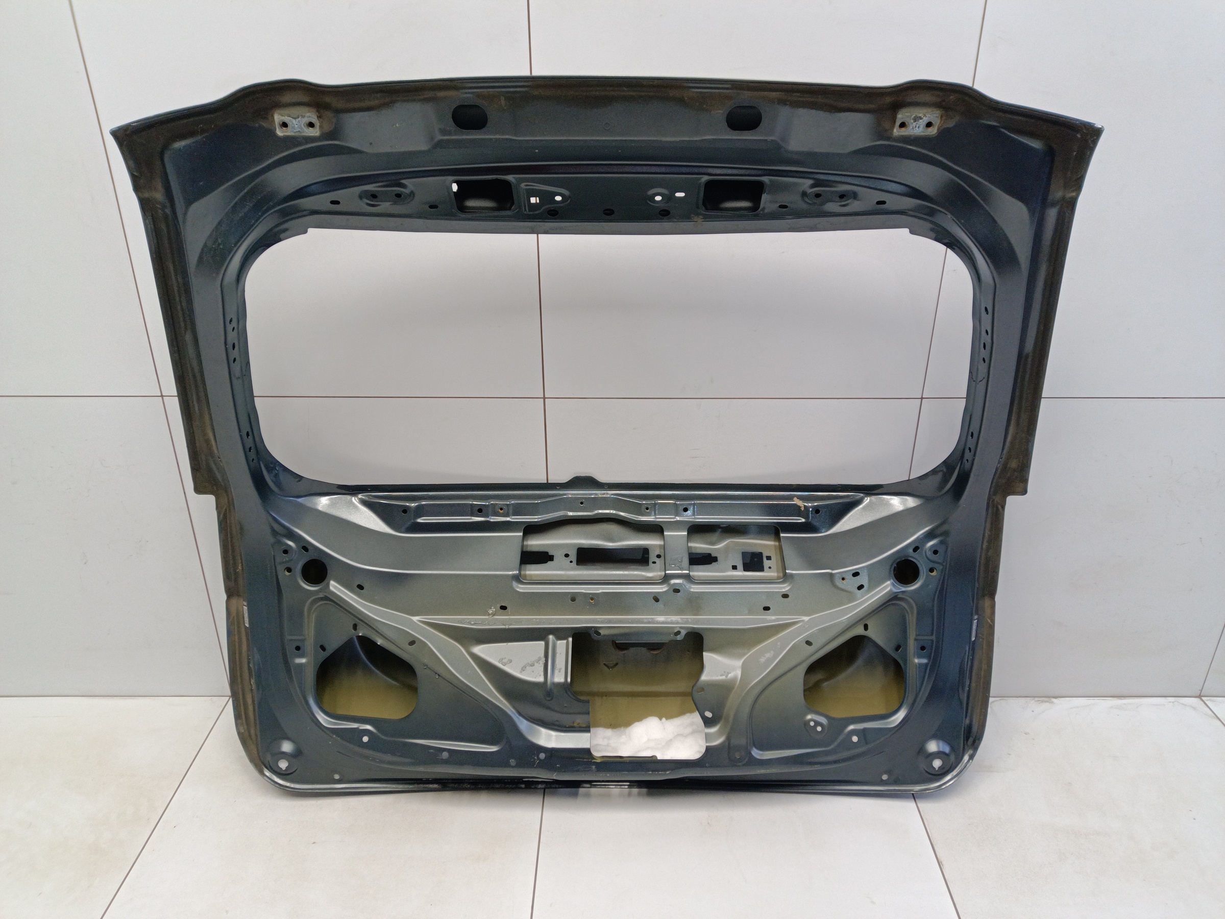 Крышка багажника Mitsubishi Outlander 3