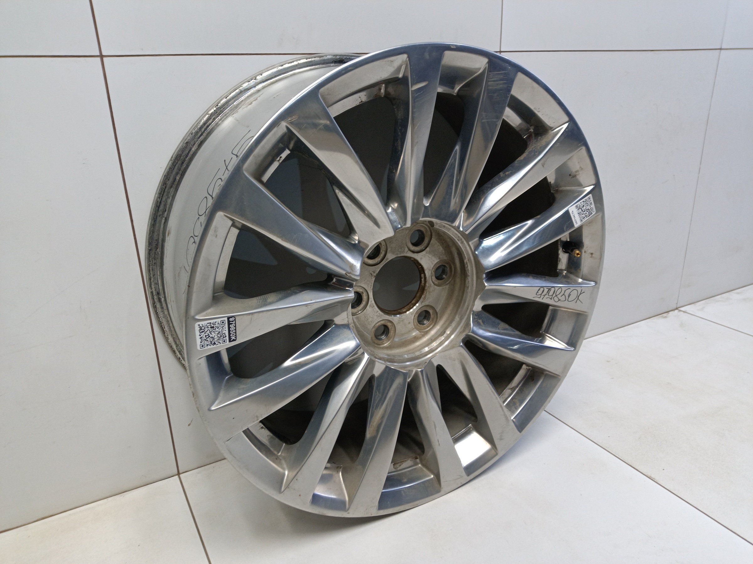 Диск колеса литой Cadillac Escalade 5 R22