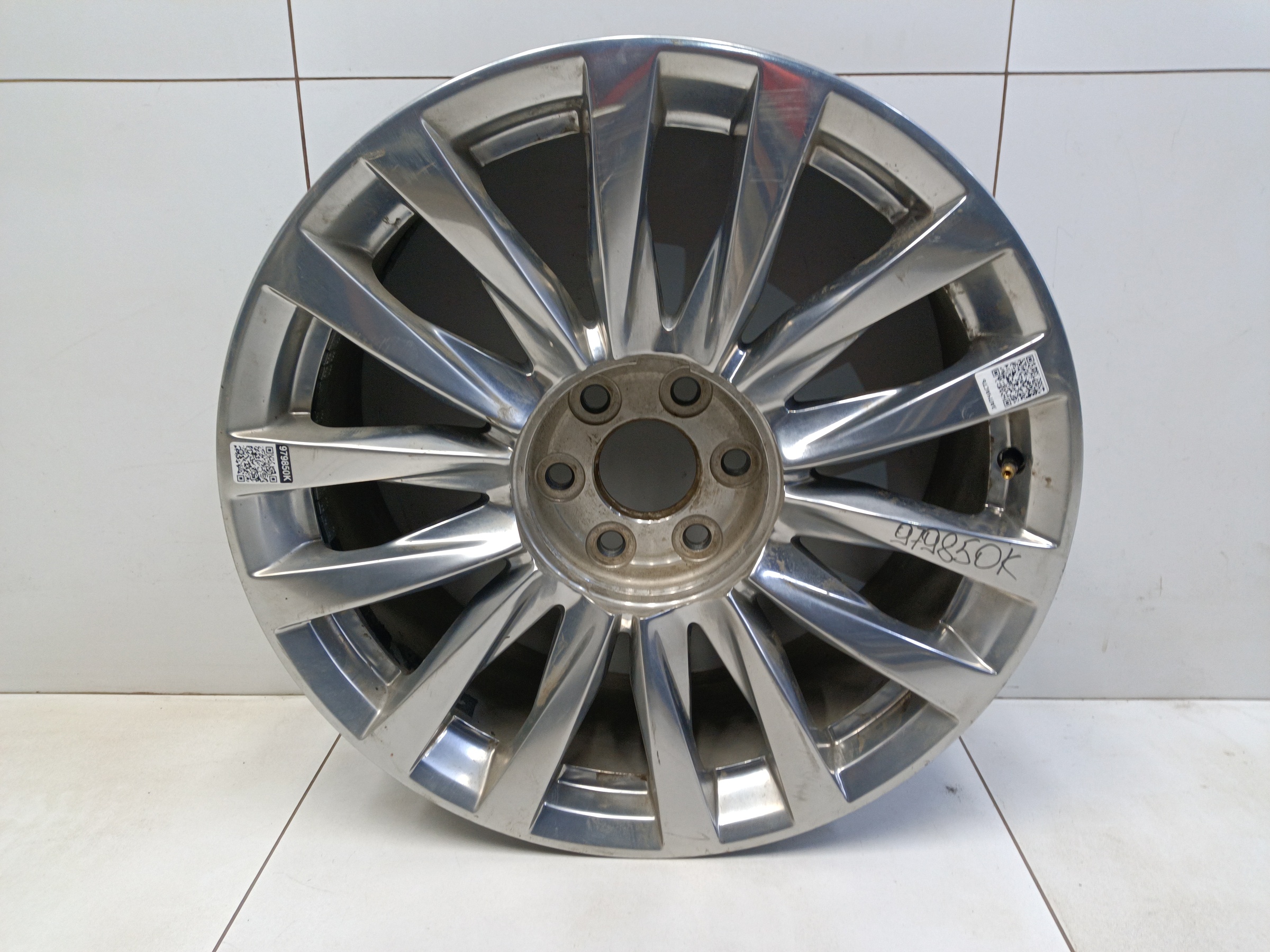 Диск колеса литой Cadillac Escalade 5 R22