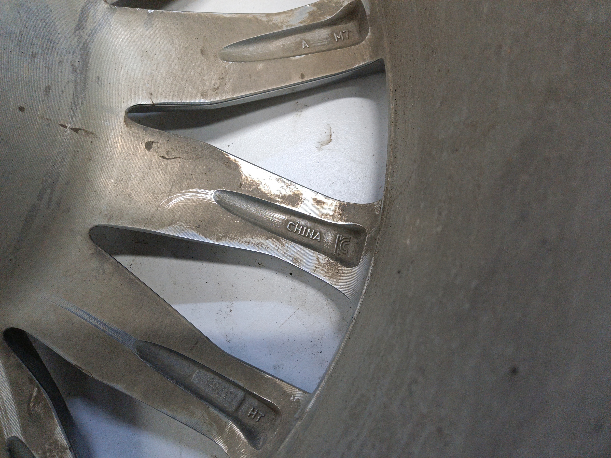 Диск колеса литой Cadillac Escalade 5 R22