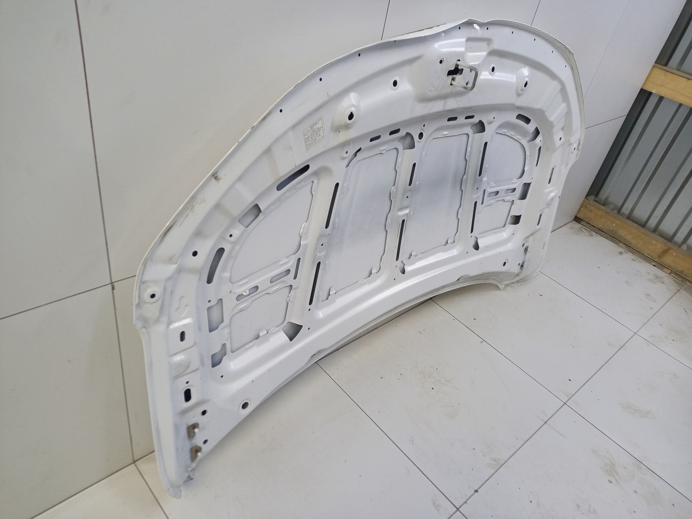 Капот Geely Coolray