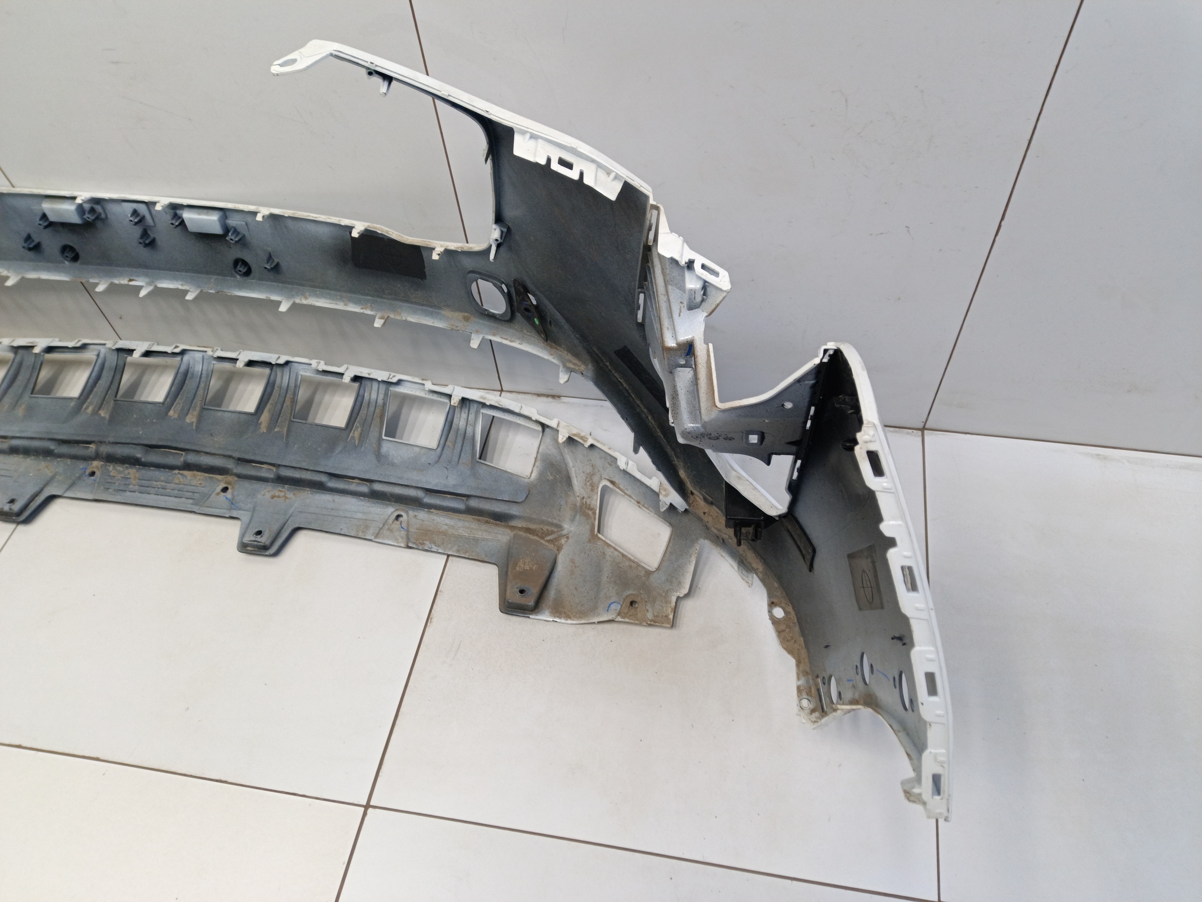 Бампер передний Haval Jolion Restail с отверстиями под накладки