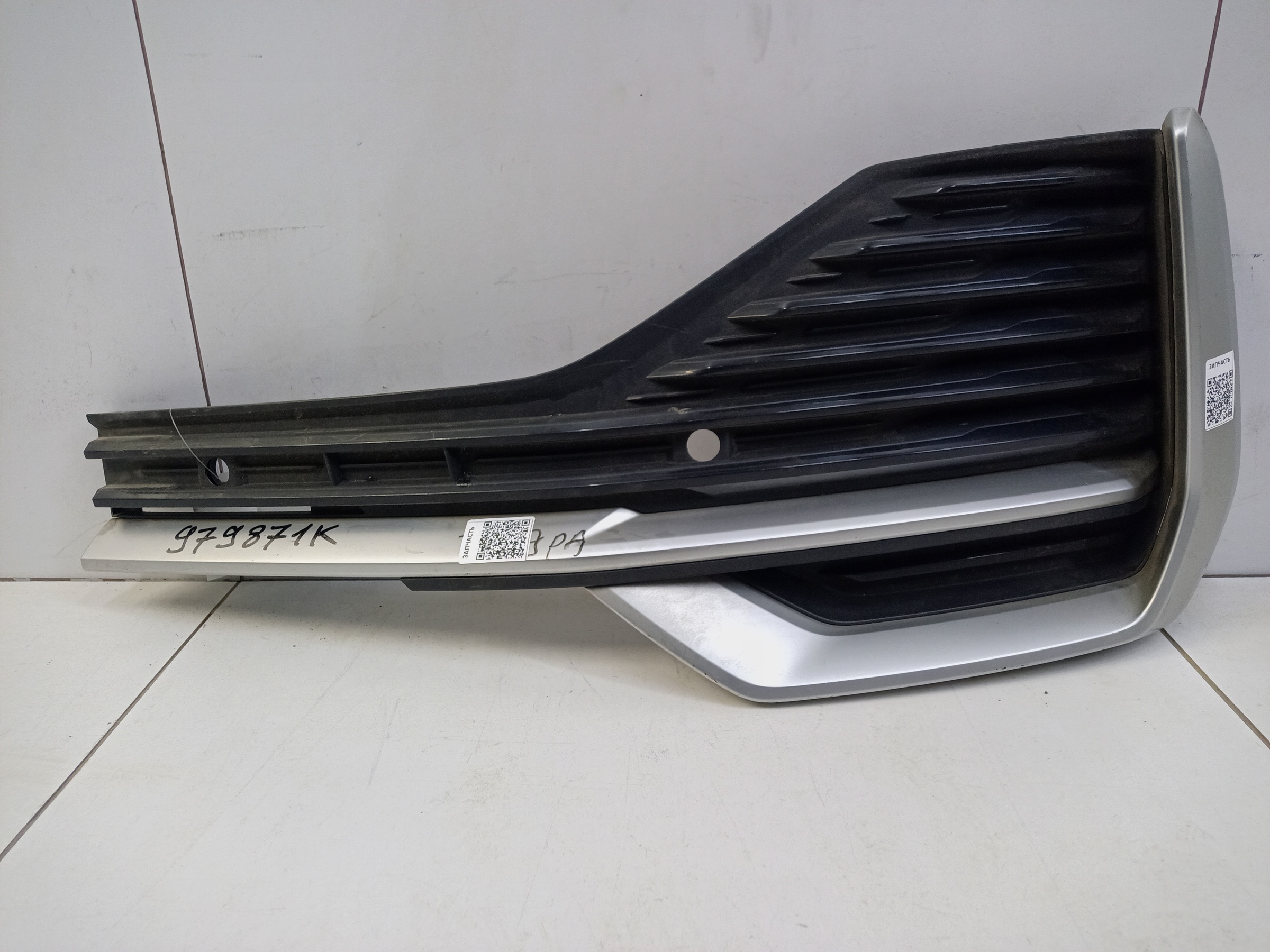 Решетка переднего бампера левая Geely Monjaro