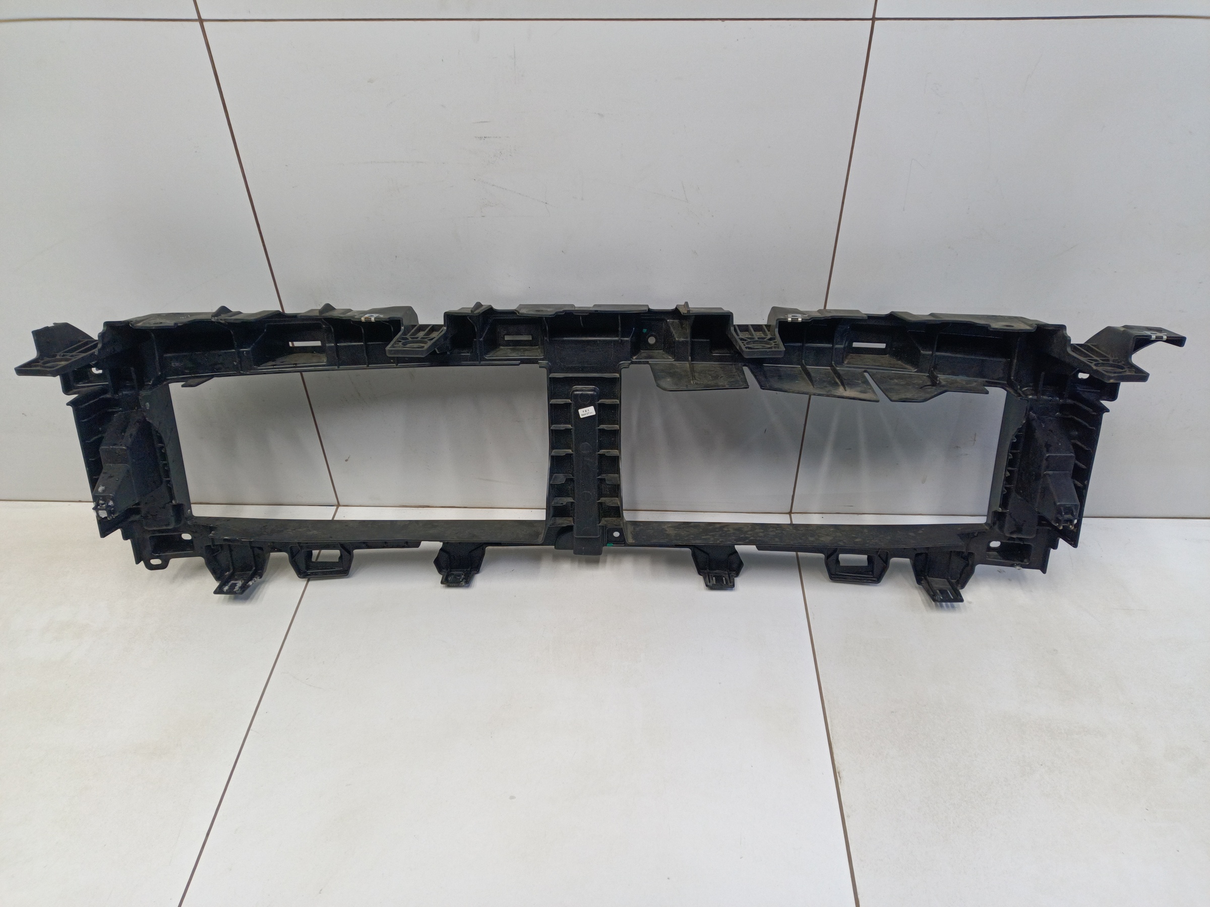 Кронштейн переднего бампера центральный Geely Preface