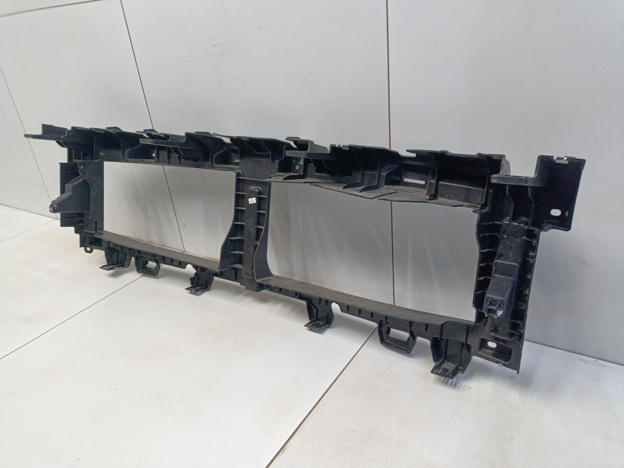 Кронштейн переднего бампера центральный Geely Preface