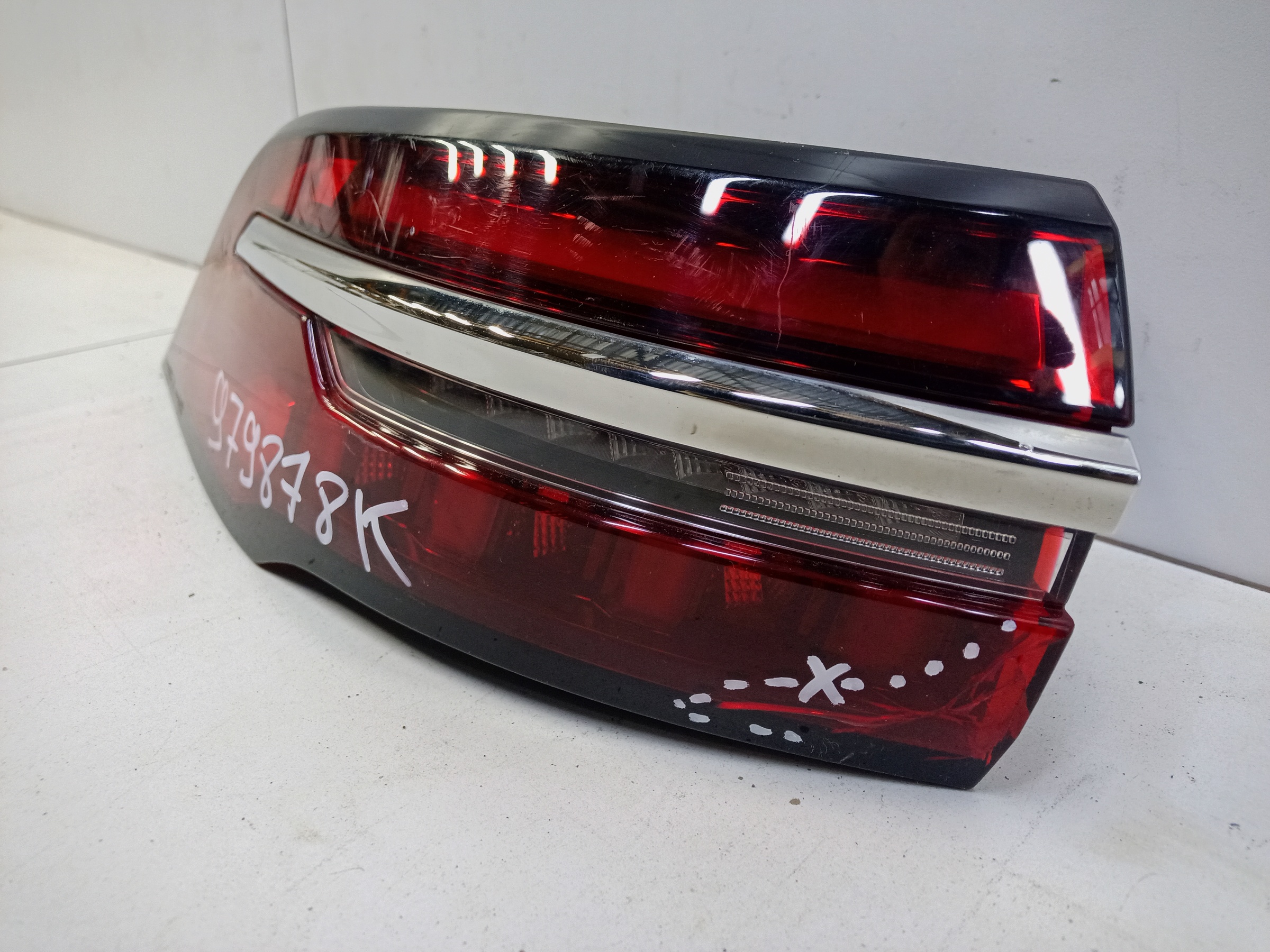 Фонарь задний левый наружный Geely Monjaro LED