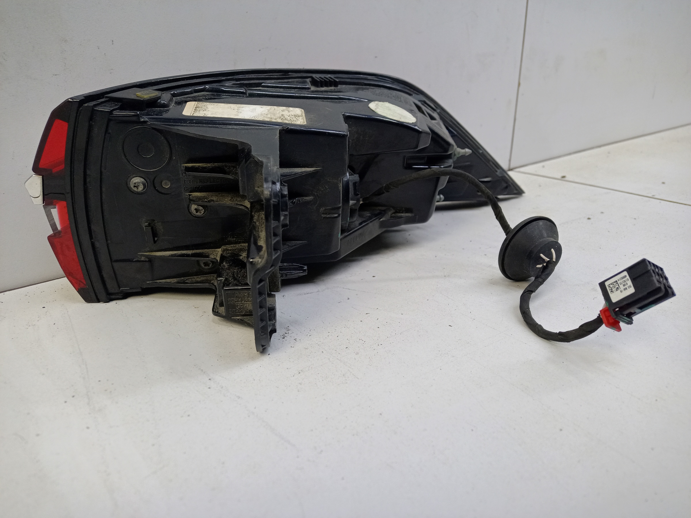 Фонарь задний левый наружный Geely Monjaro LED