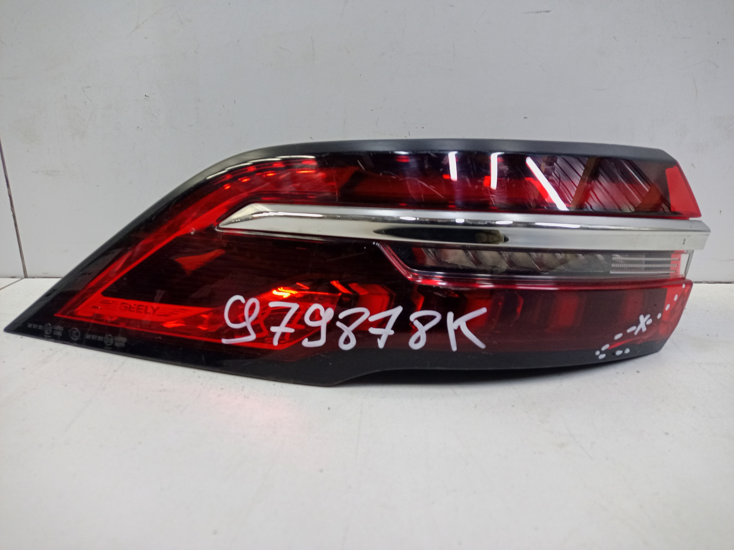 Фонарь задний левый наружный Geely Monjaro LED