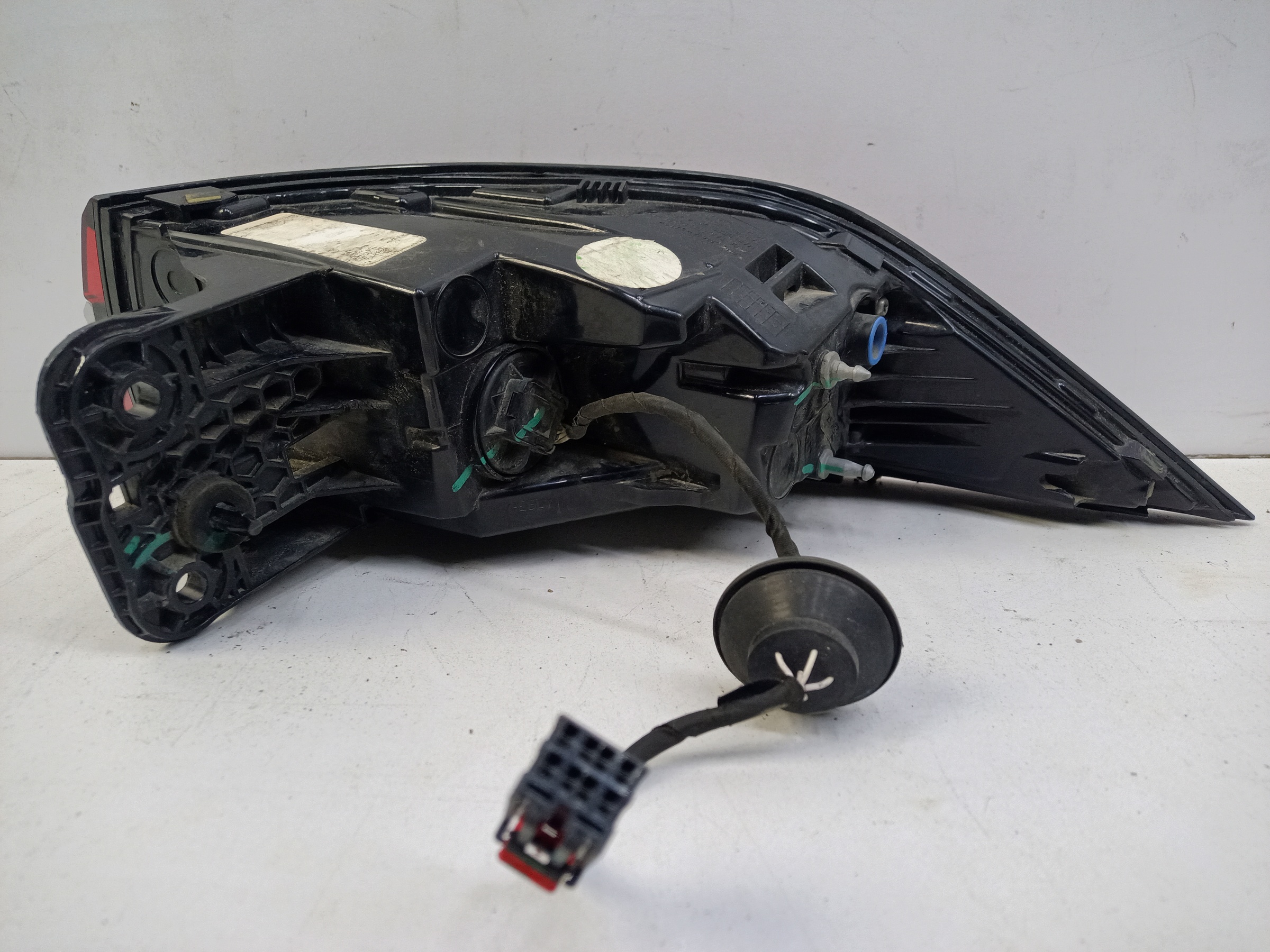 Фонарь задний левый наружный Geely Monjaro LED