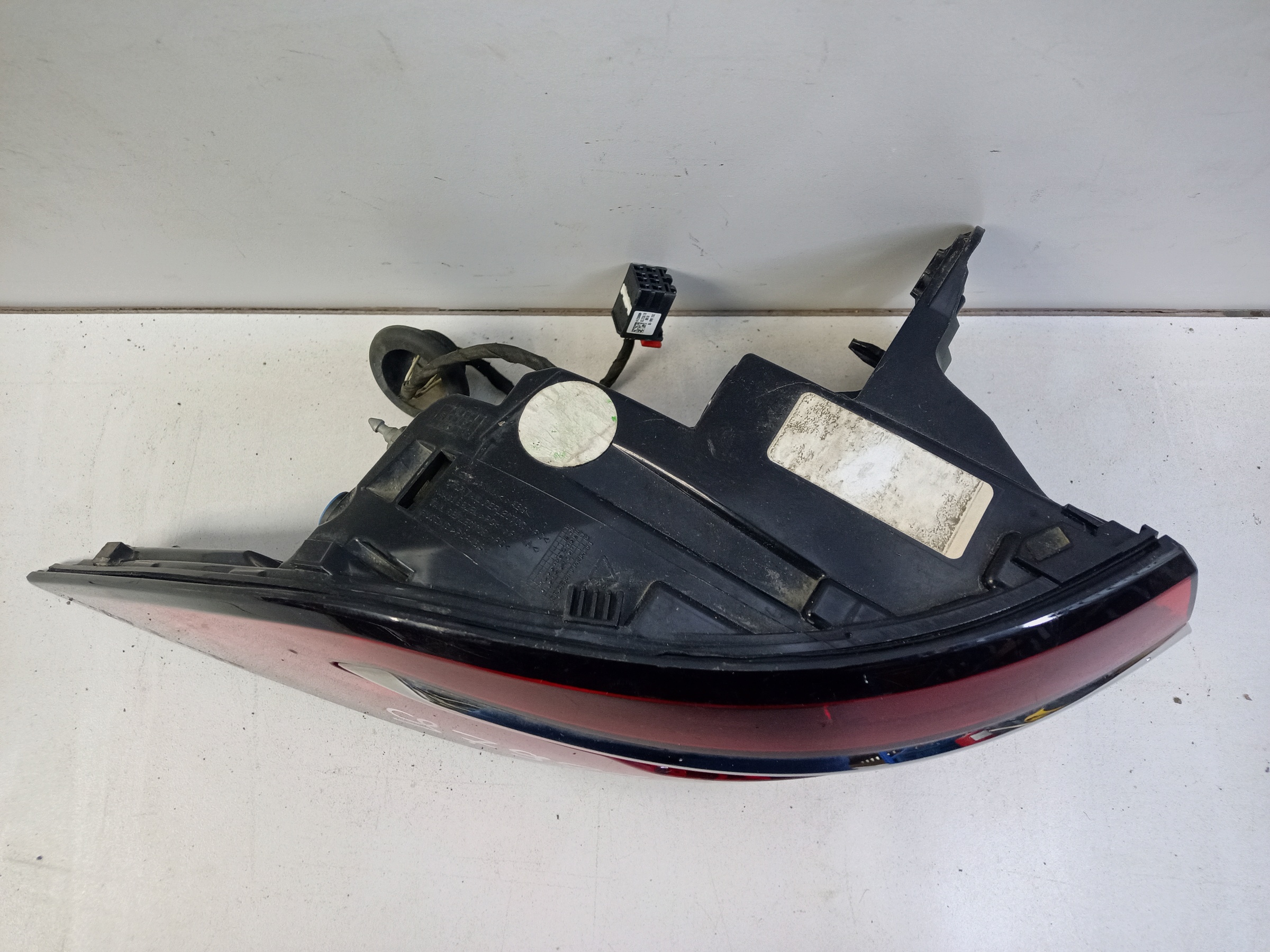 Фонарь задний левый наружный Geely Monjaro LED