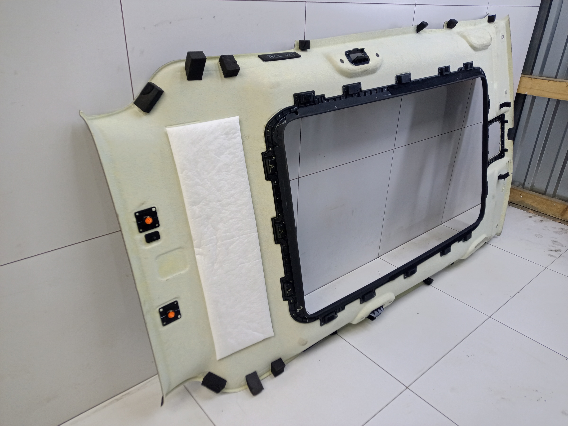 Обшивка крыши " потолок " Jaecoo J7