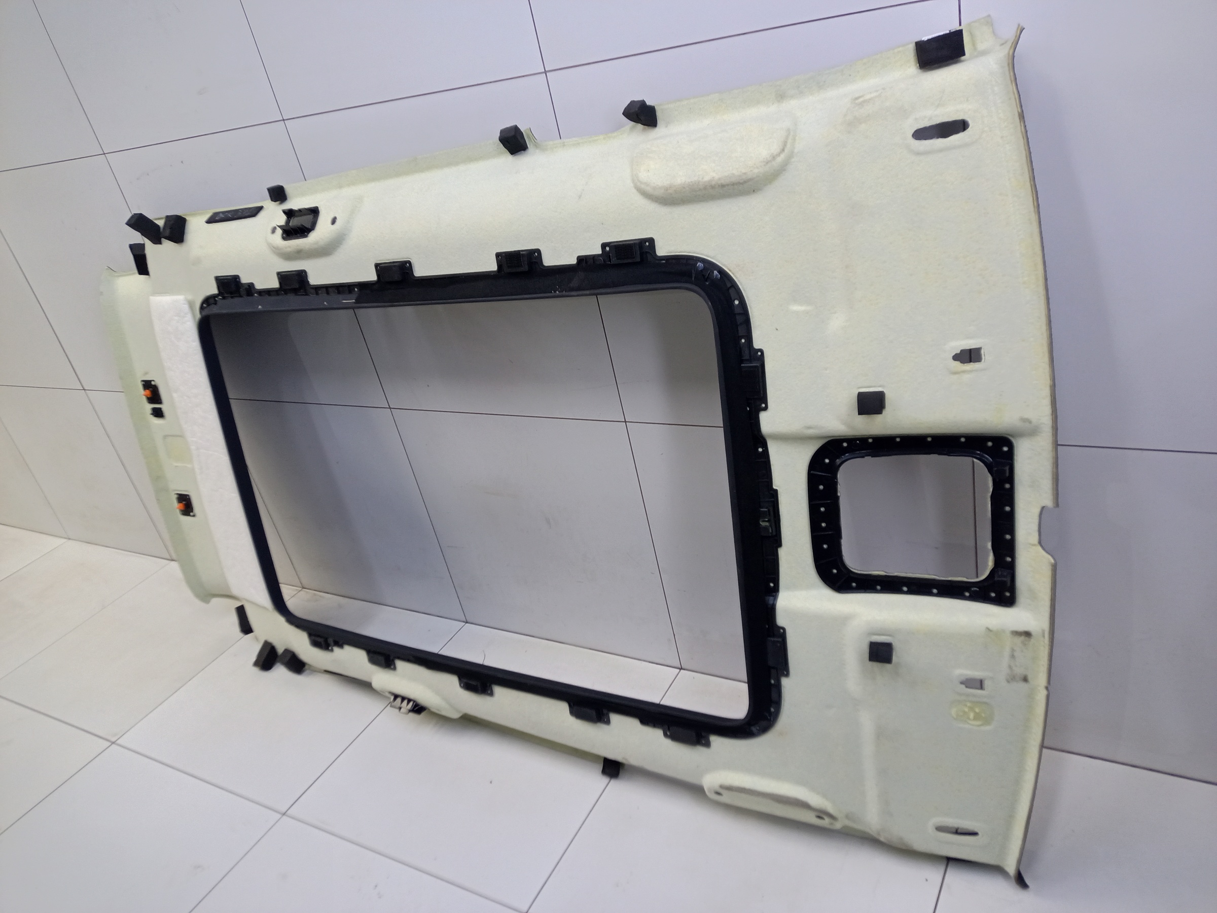 Обшивка крыши " потолок " Jaecoo J7