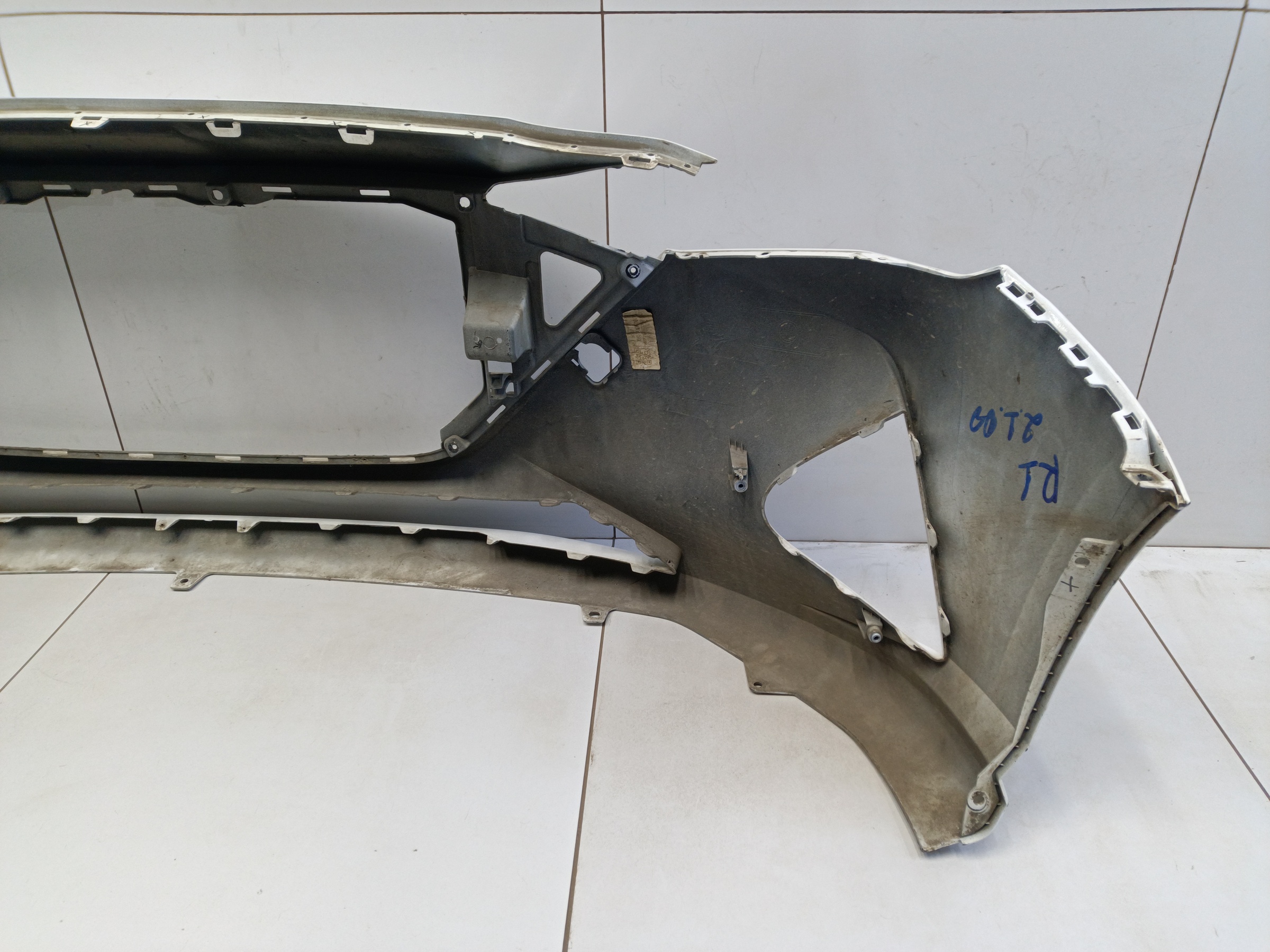 Бампер передний Hyundai Solaris 2 Restail