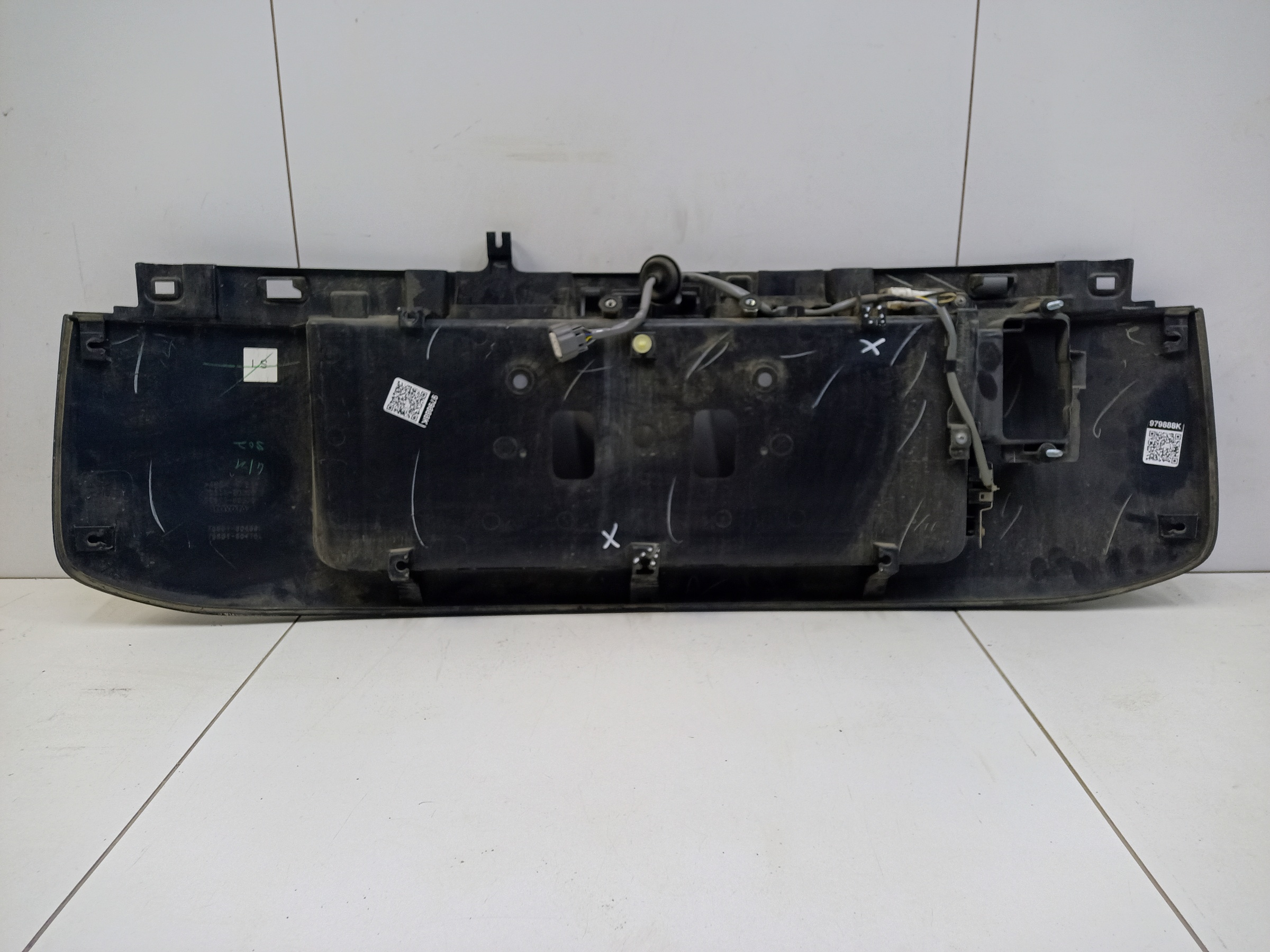 Накладка крышки багажника Toyota Land Cruiser Prado 150 Restail 2