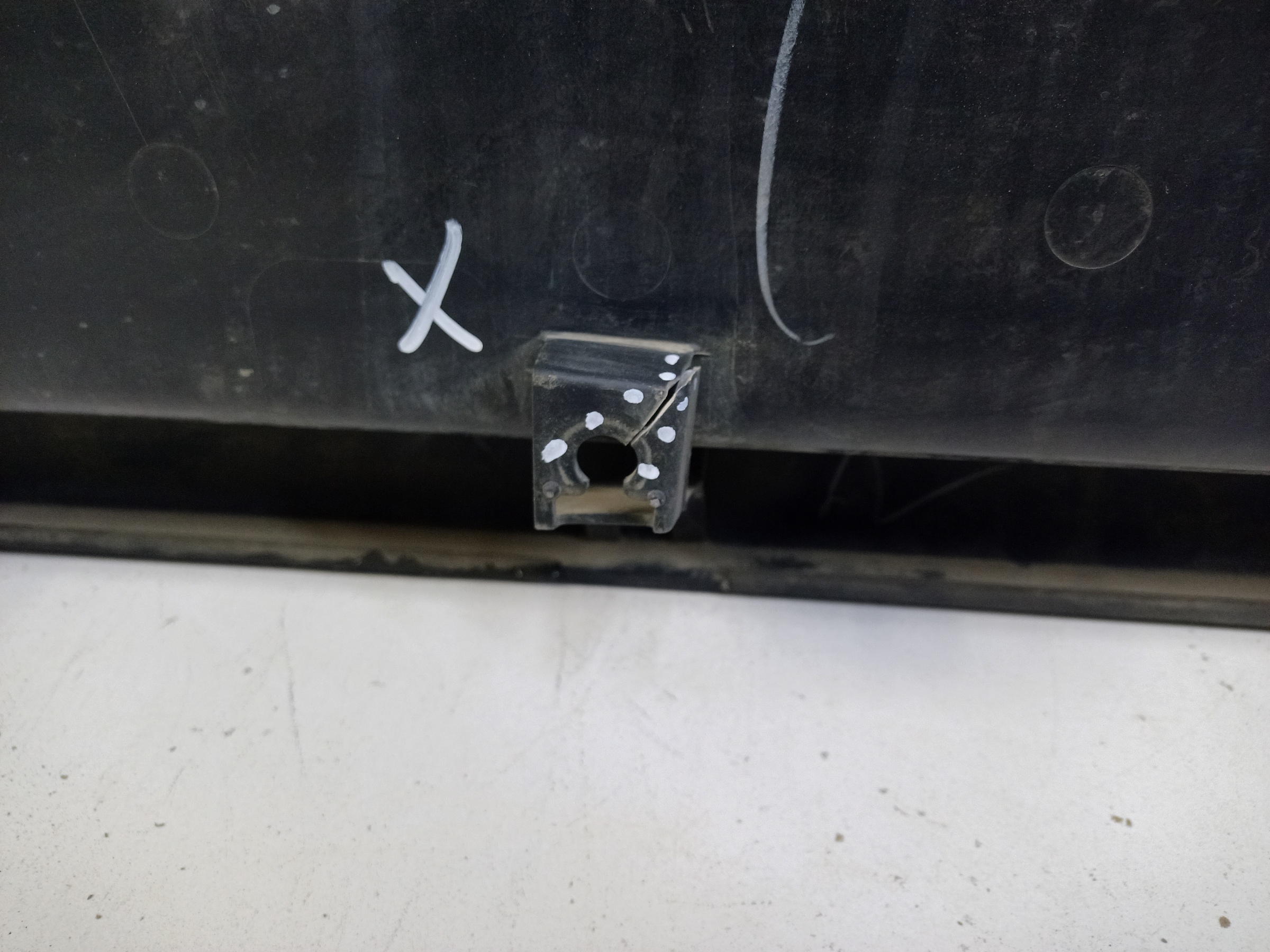 Накладка крышки багажника Toyota Land Cruiser Prado 150 Restail 2