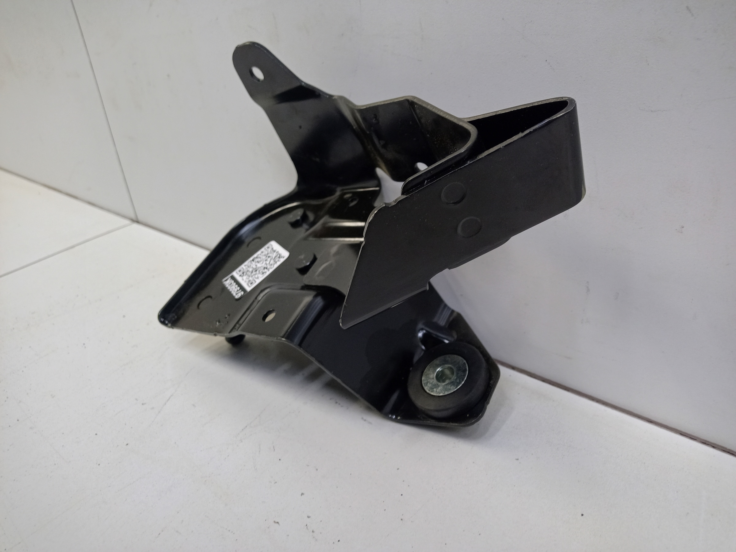 Кронштейн компрессора пневмоподвески Mercedes Benz GLS-Klasse X166