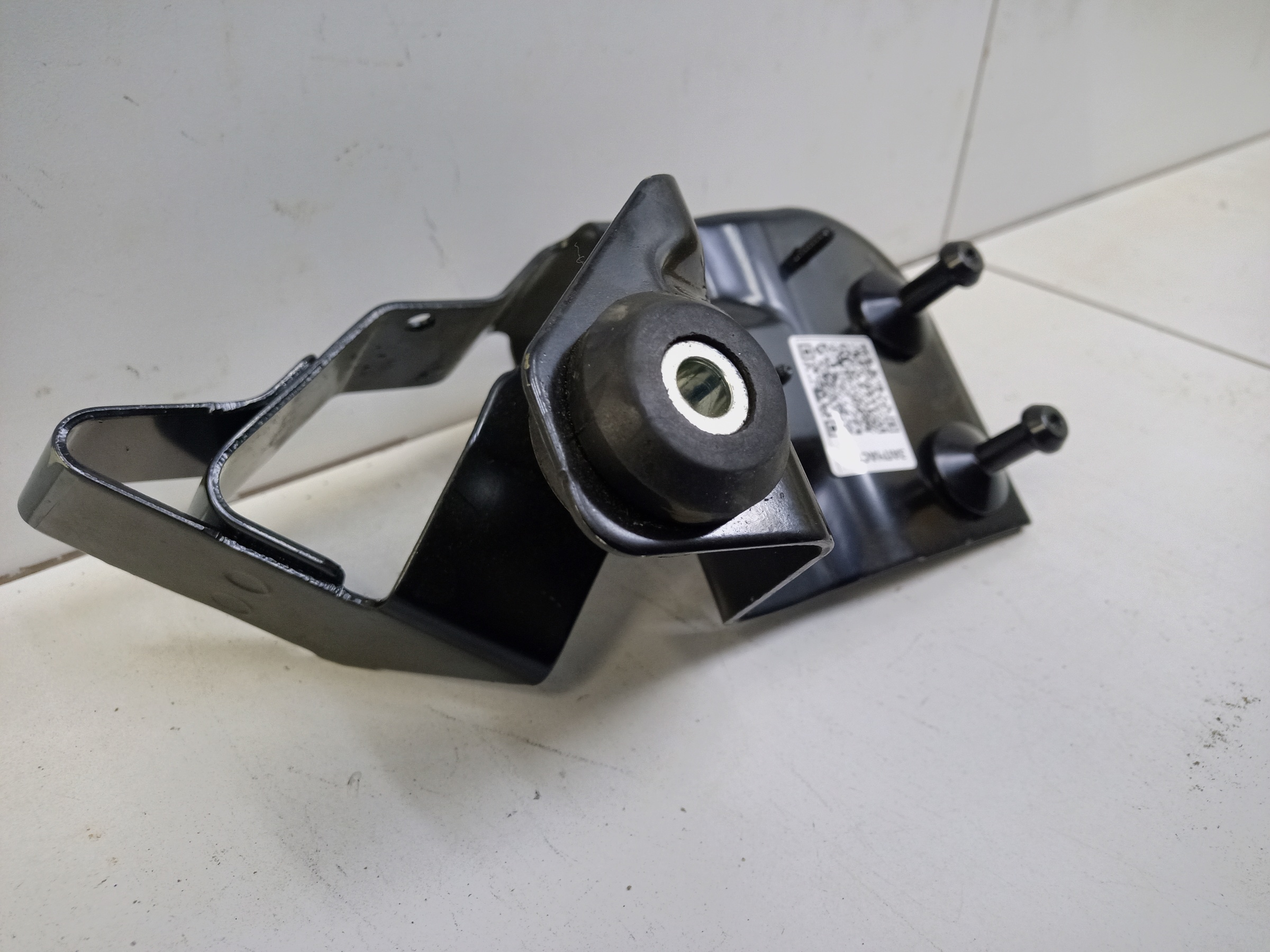 Кронштейн компрессора пневмоподвески Mercedes Benz GLS-Klasse X166