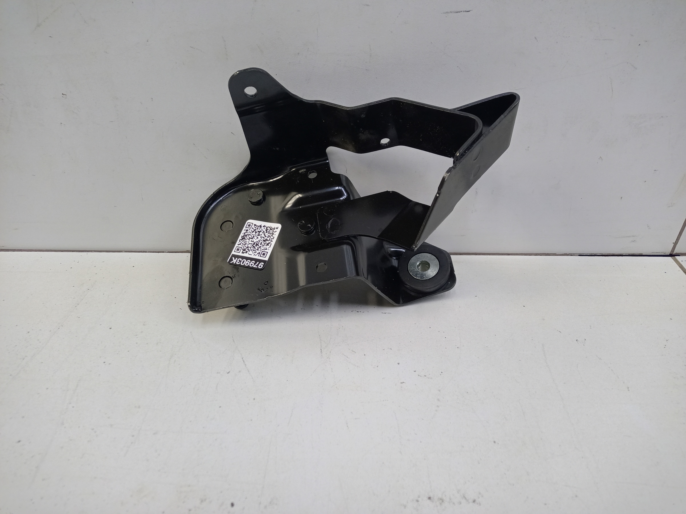 Кронштейн компрессора пневмоподвески Mercedes Benz GLS-Klasse X166