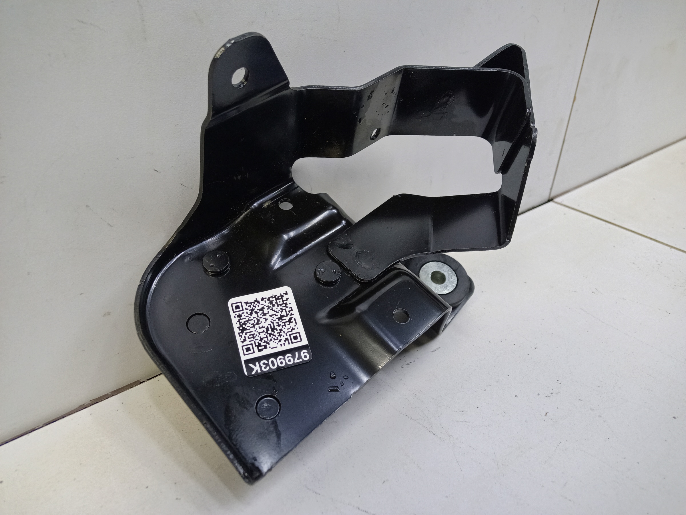 Кронштейн компрессора пневмоподвески Mercedes Benz GLS-Klasse X166