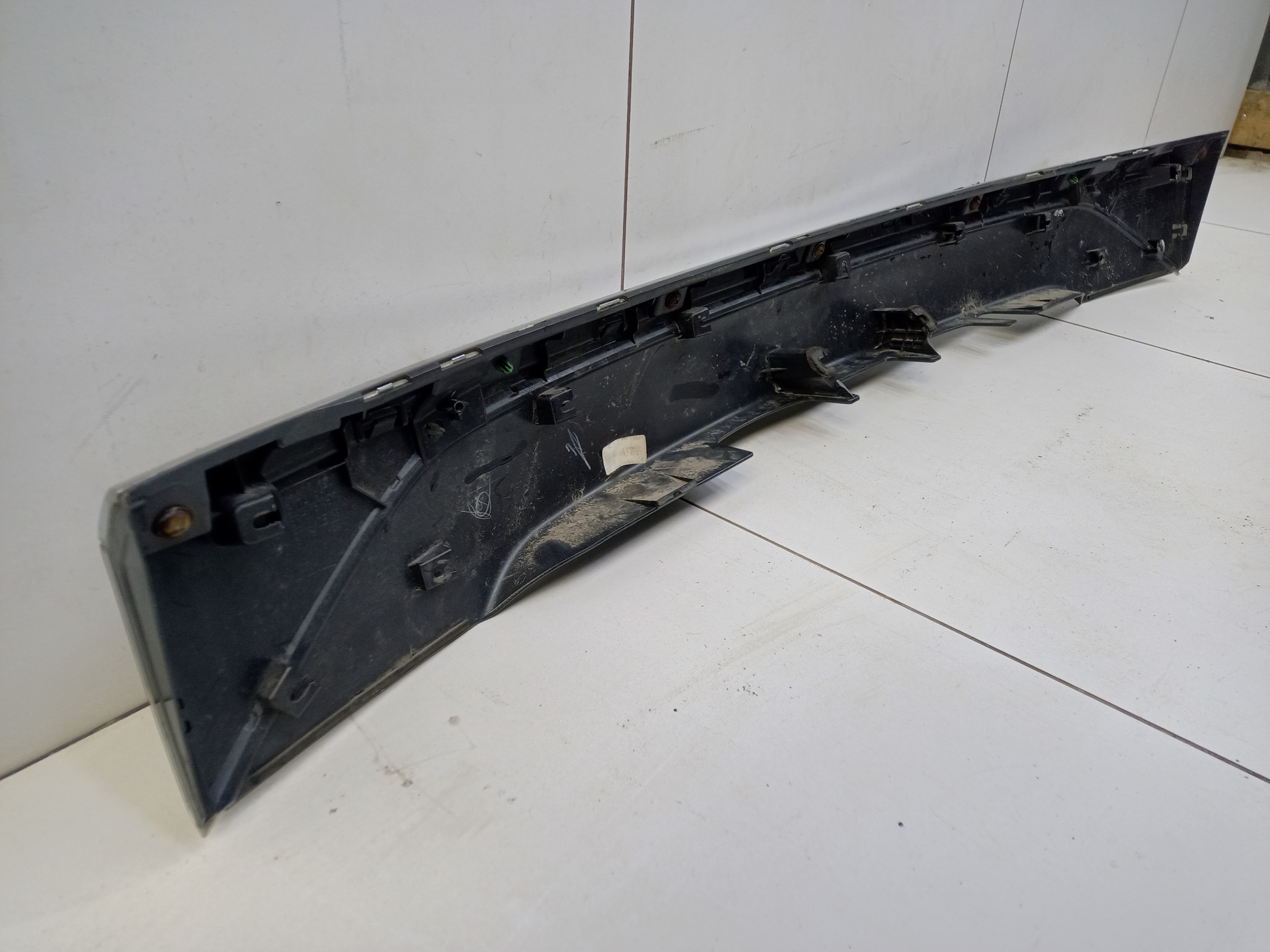 Накладка крышки багажника Mitsubishi Outlander 3