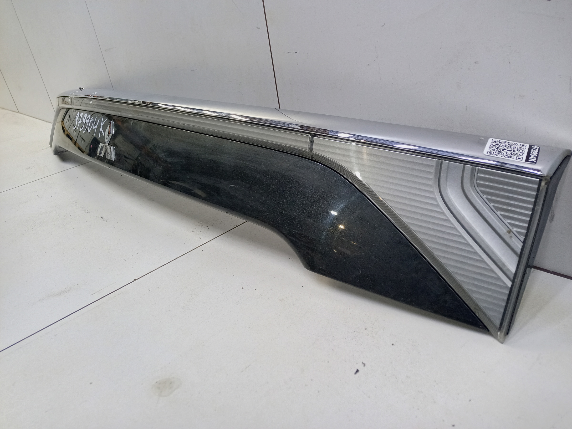 Накладка крышки багажника Mitsubishi Outlander 3