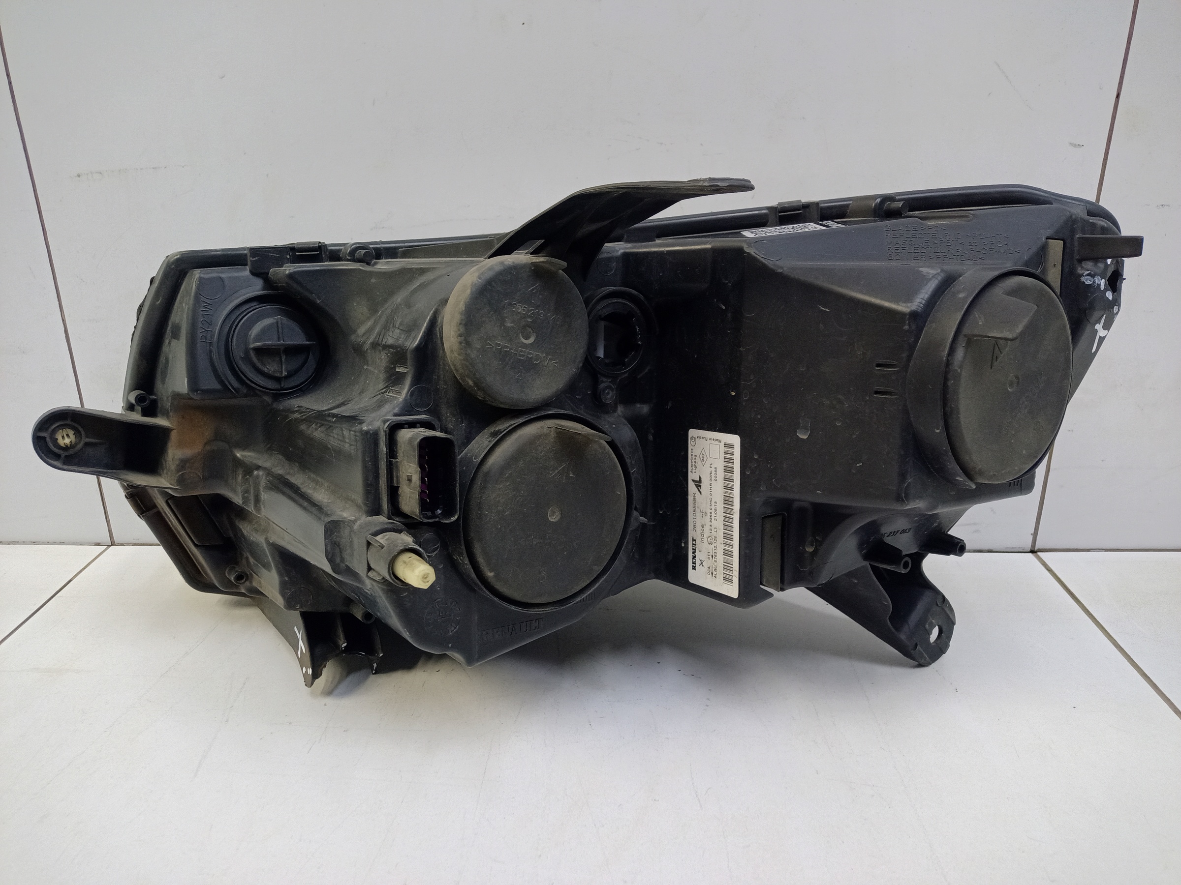 Фара передняя правая Renault Logan 2