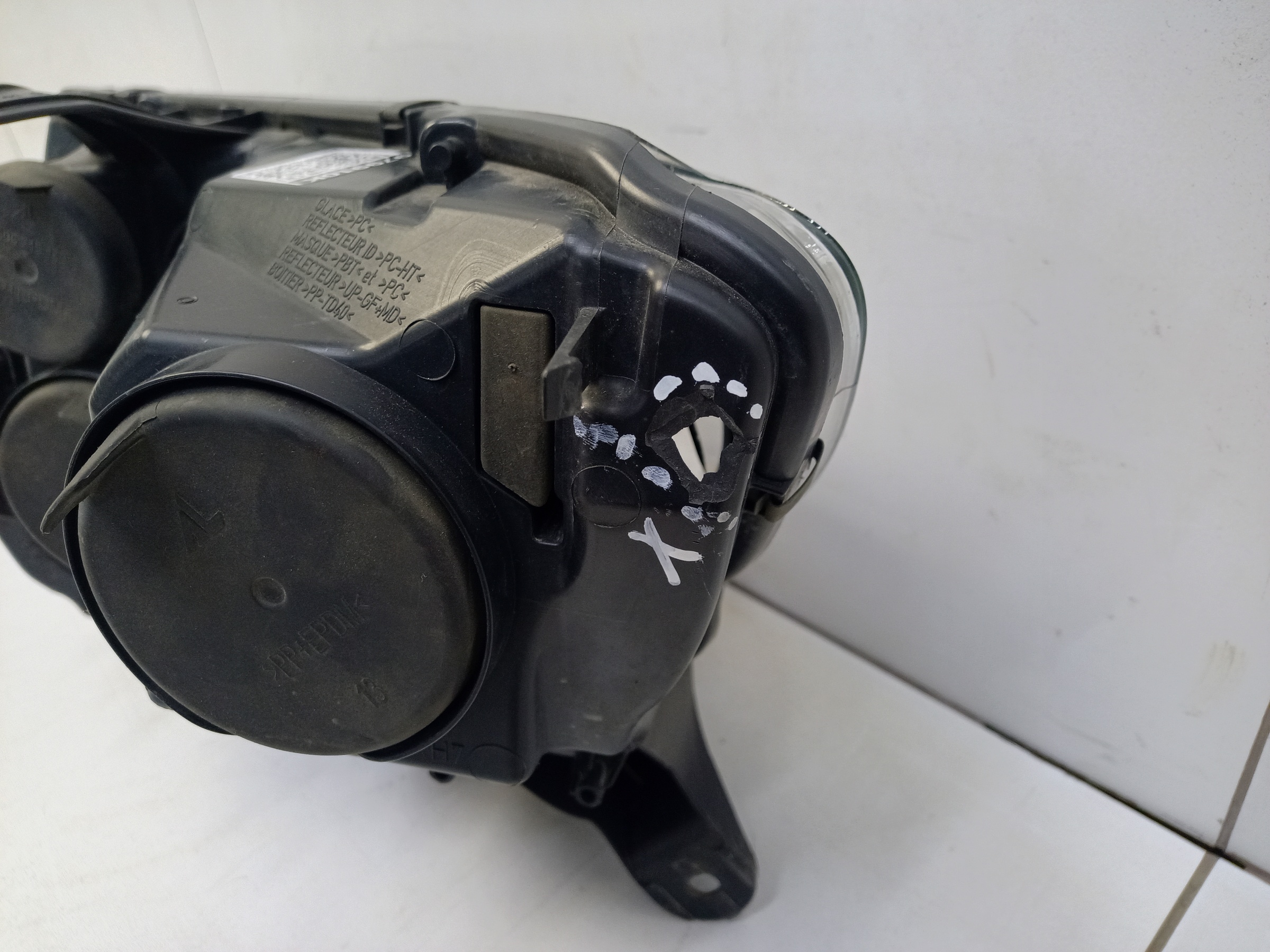 Фара передняя правая Renault Logan 2