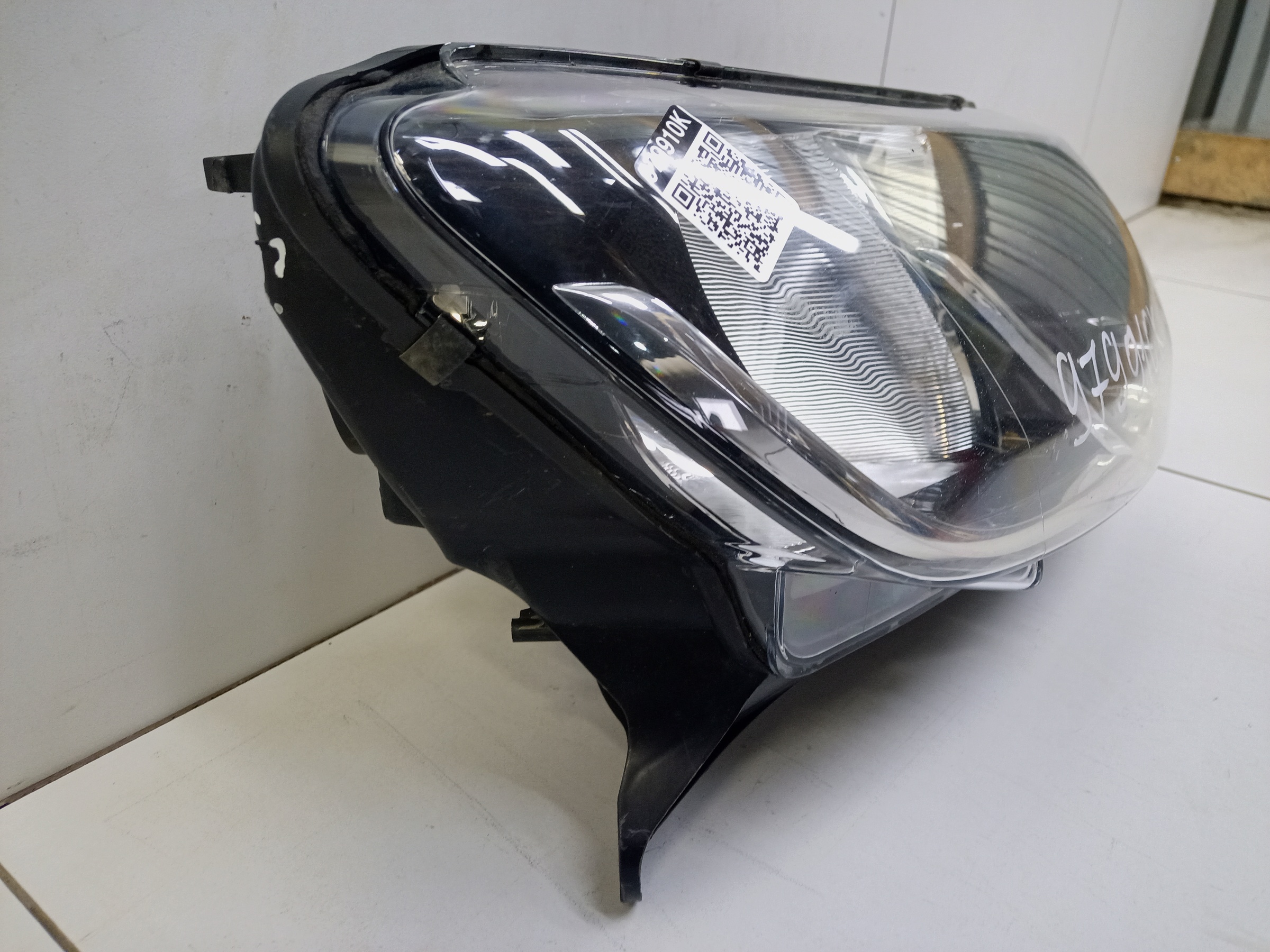 Фара передняя правая Renault Logan 2