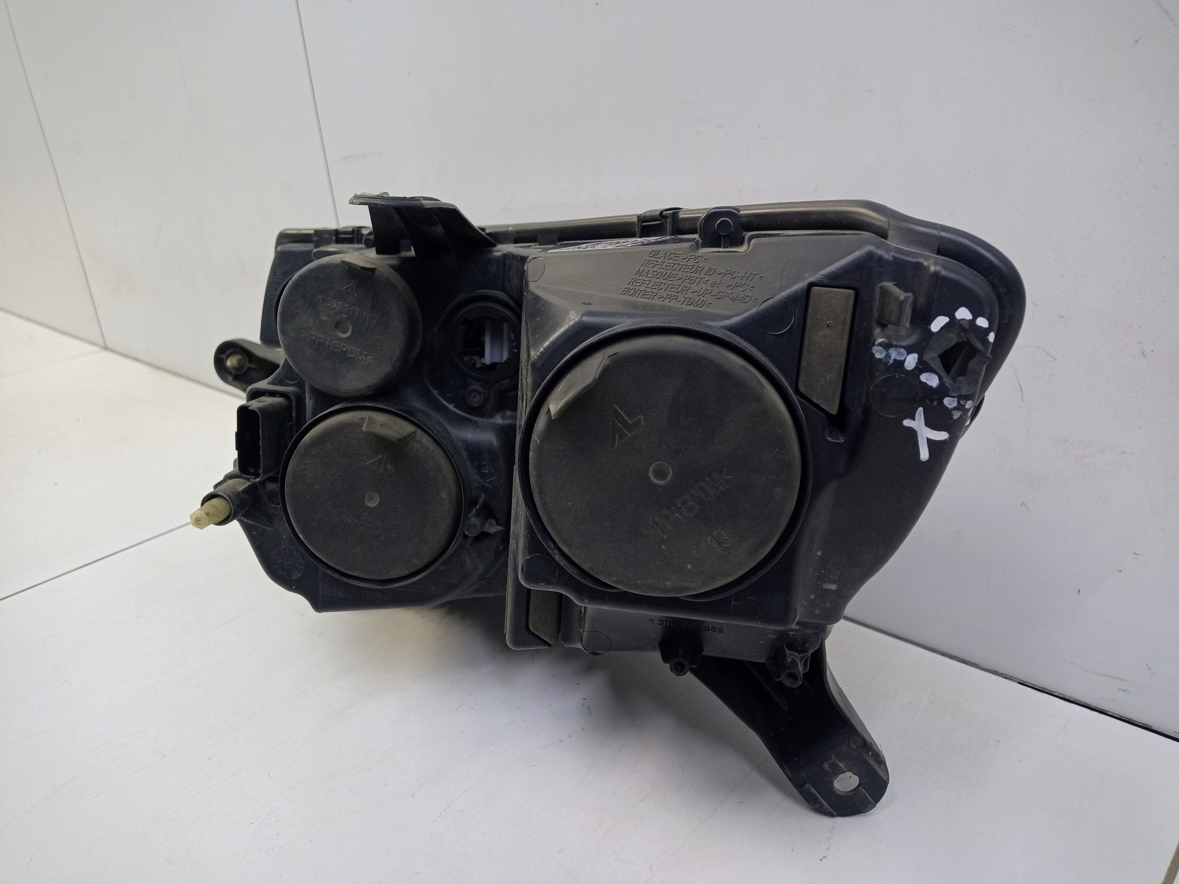 Фара передняя правая Renault Logan 2