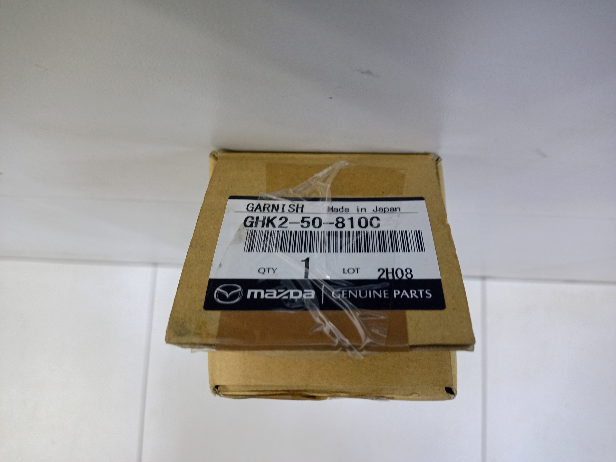 Накладка крышки багажника Mazda 6 GJ Sedan