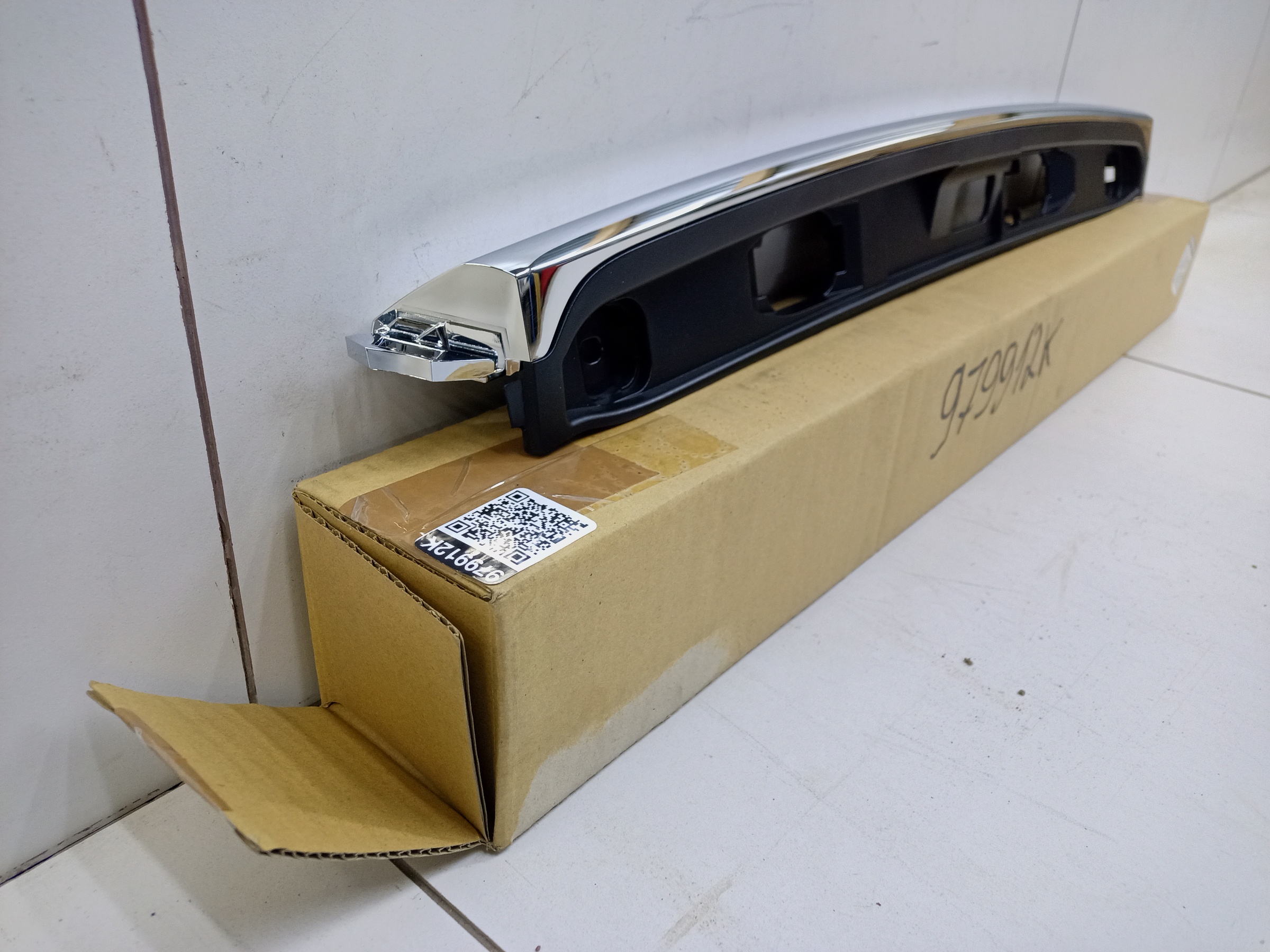 Накладка крышки багажника Mazda 6 GJ Sedan