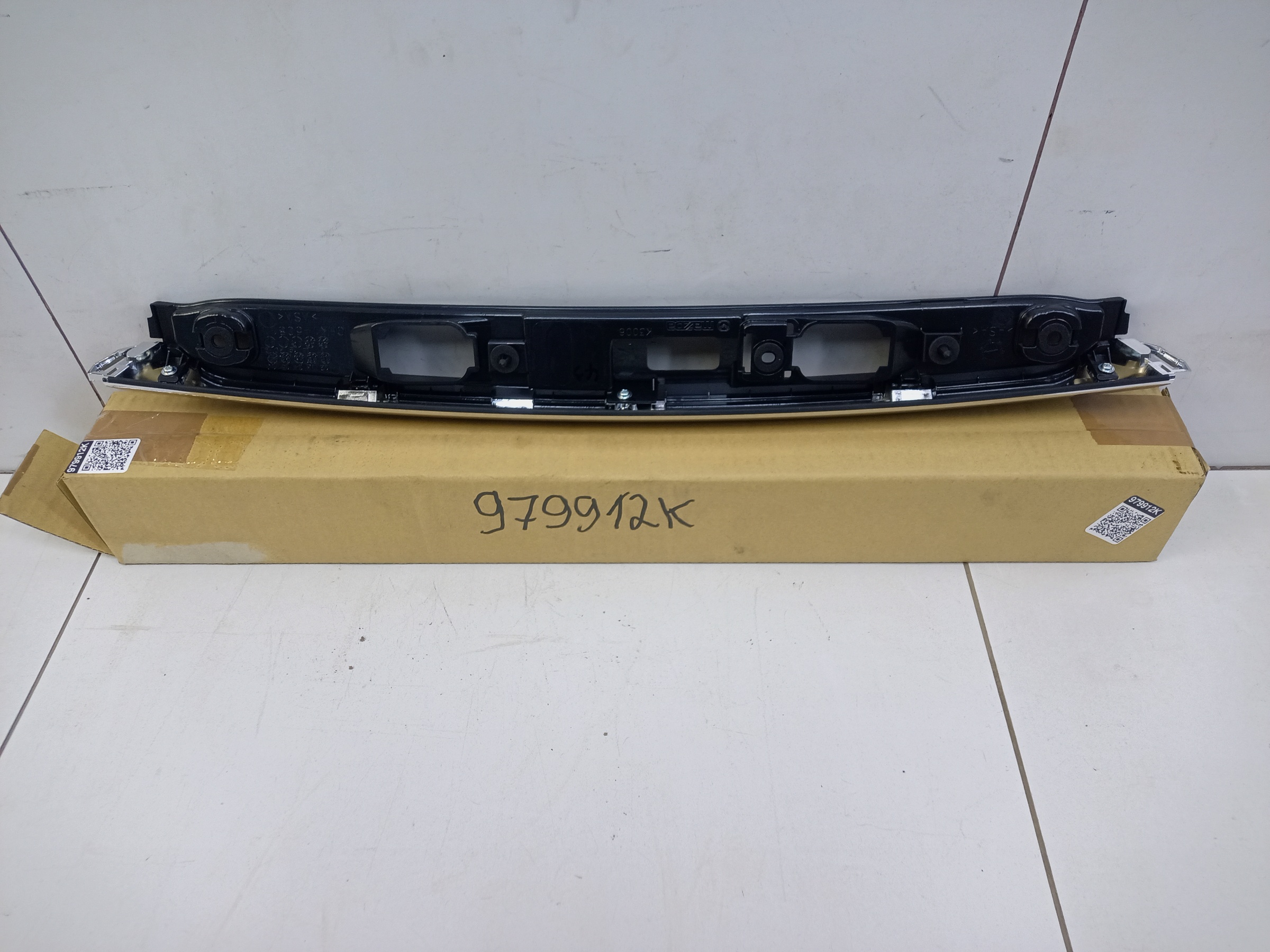 Накладка крышки багажника Mazda 6 GJ Sedan