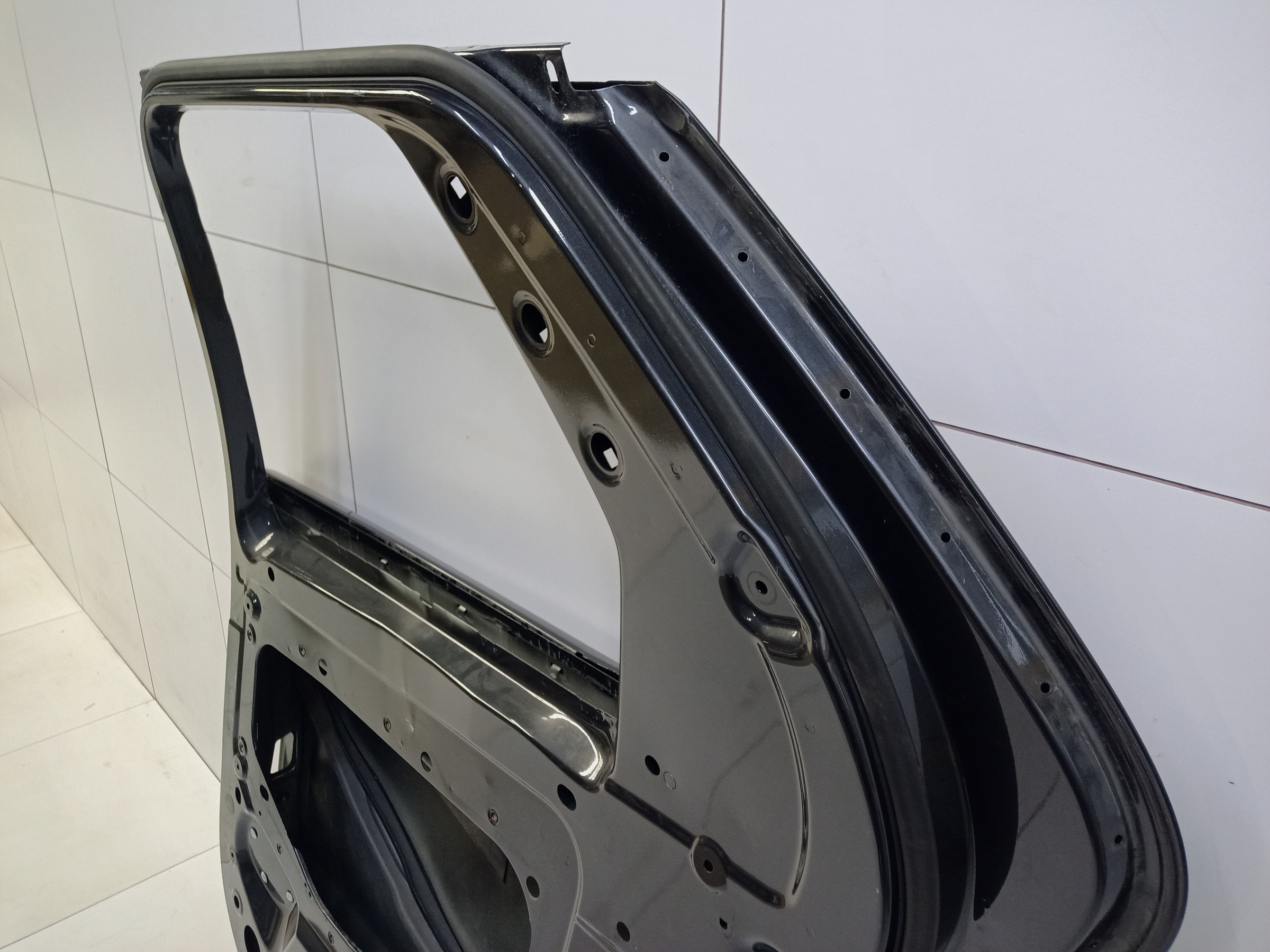 Дверь задняя правая Land Rover Discovery 5