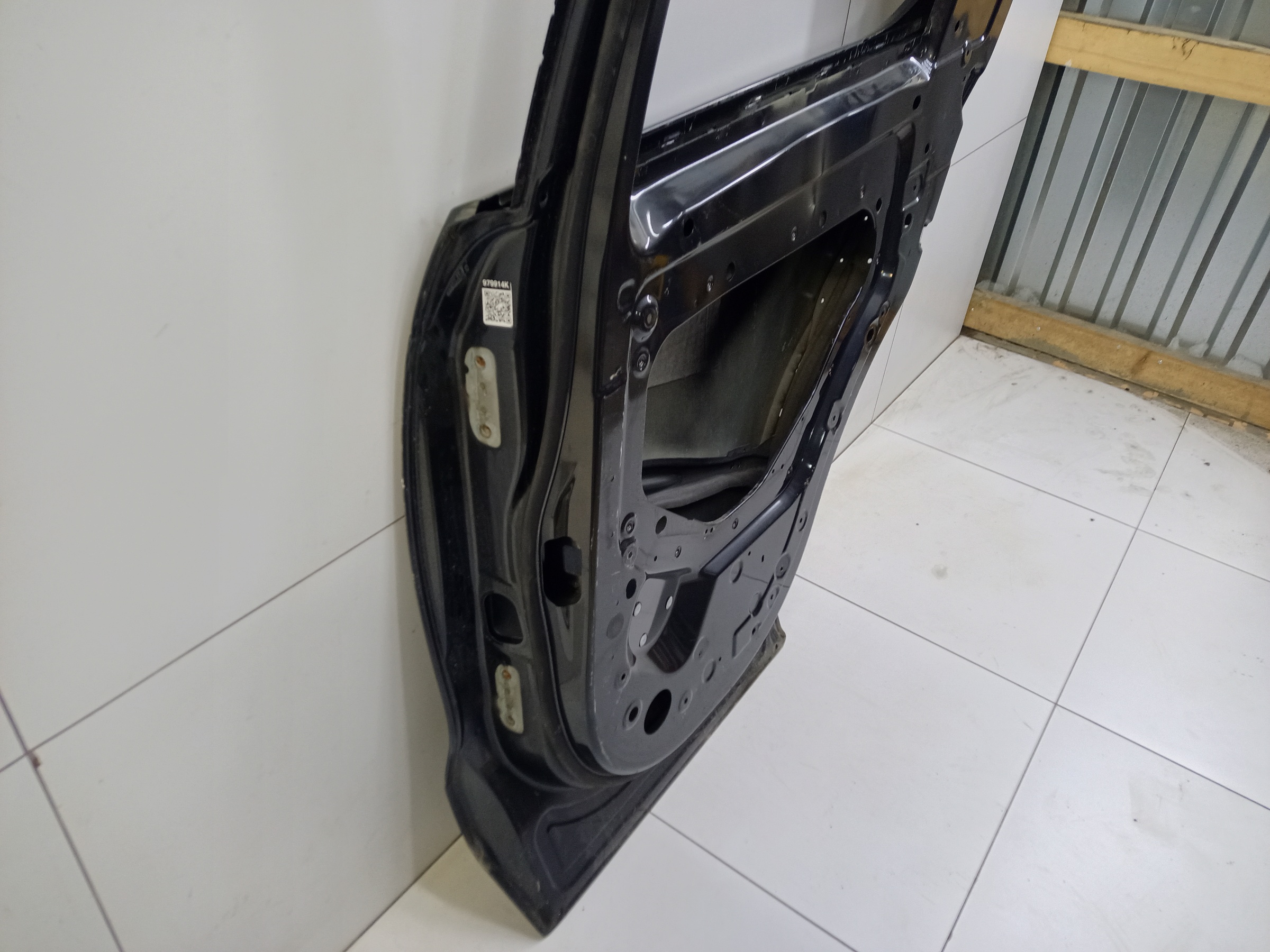 Дверь задняя правая Land Rover Discovery 5