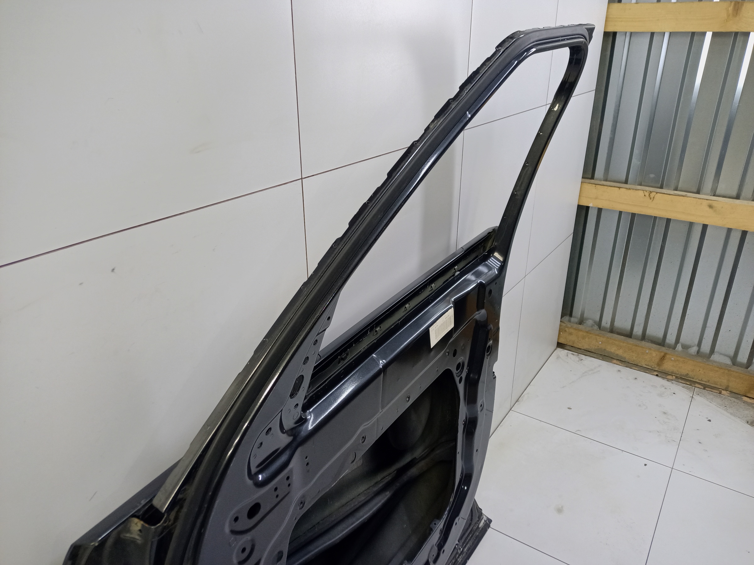 Дверь передняя правая Land Rover Discovery 5