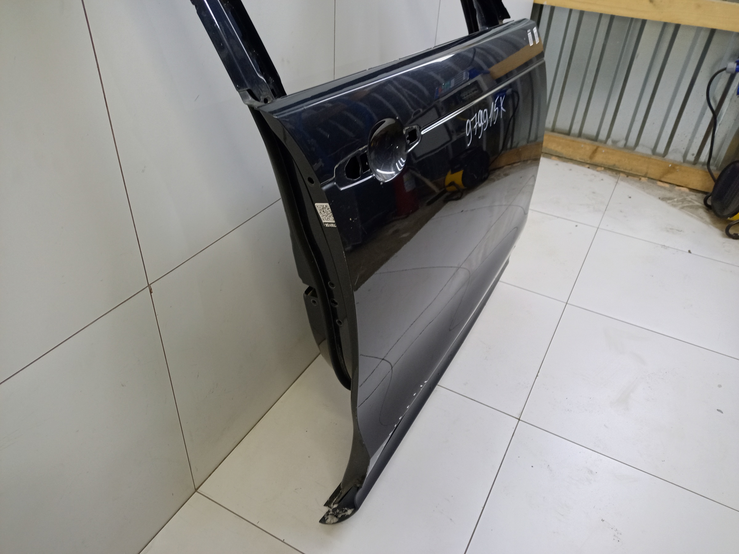 Дверь передняя правая Land Rover Discovery 5