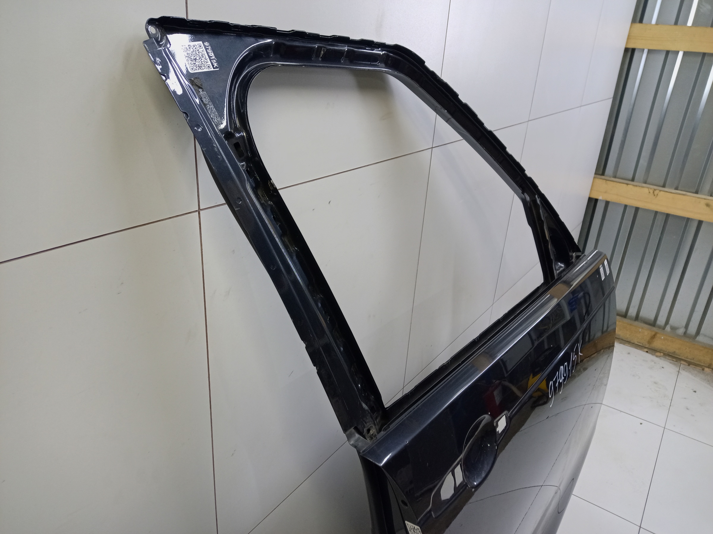 Дверь передняя правая Land Rover Discovery 5