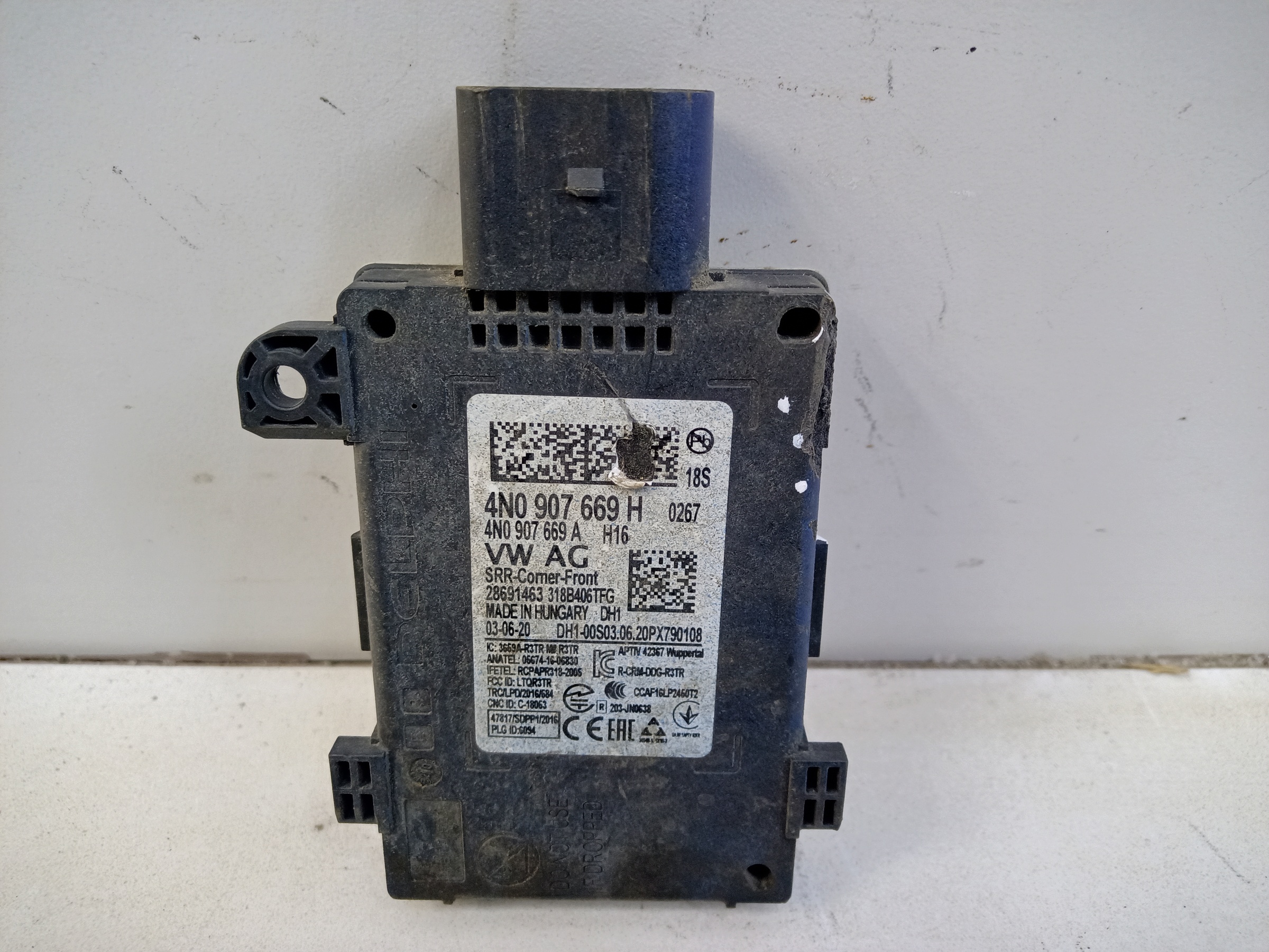 Радар BSD " слепых зон " передний Volkswagen Touareg 3