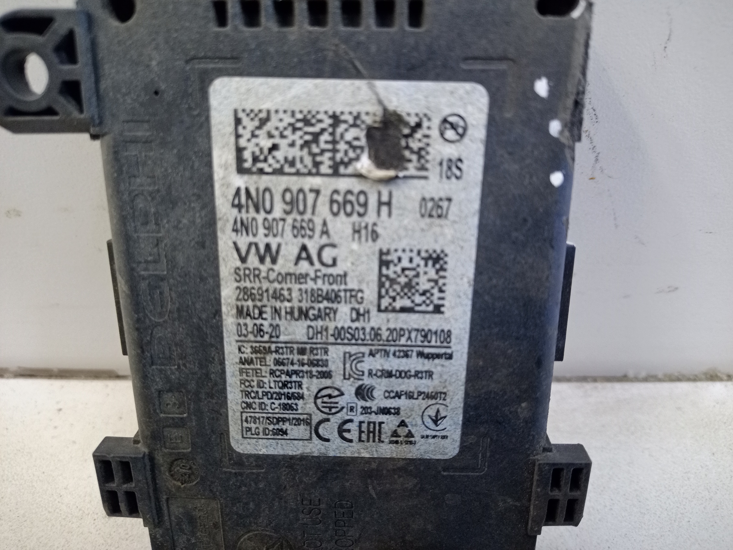 Радар BSD " слепых зон " передний Volkswagen Touareg 3