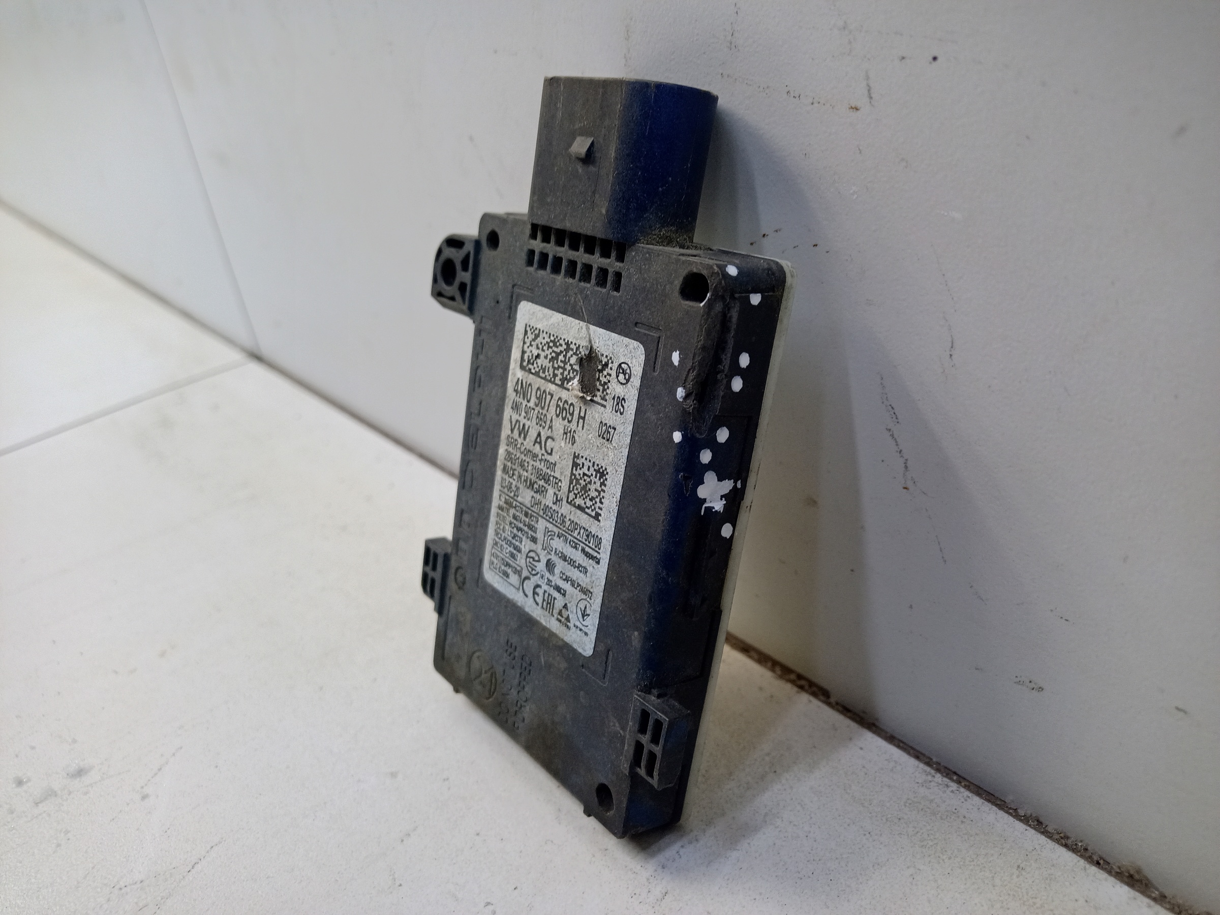 Радар BSD " слепых зон " передний Volkswagen Touareg 3