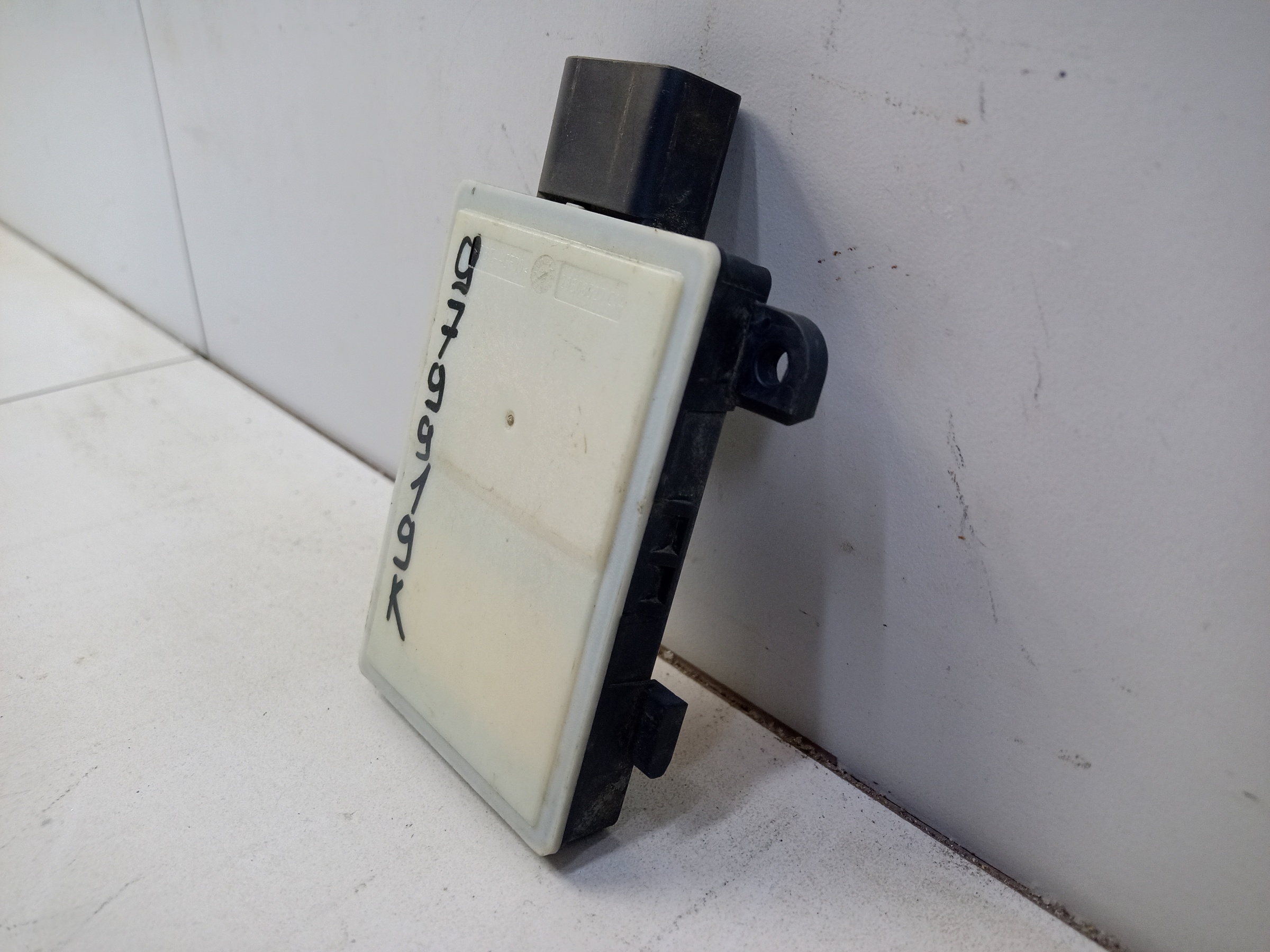 Радар BSD " слепых зон " передний Volkswagen Touareg 3