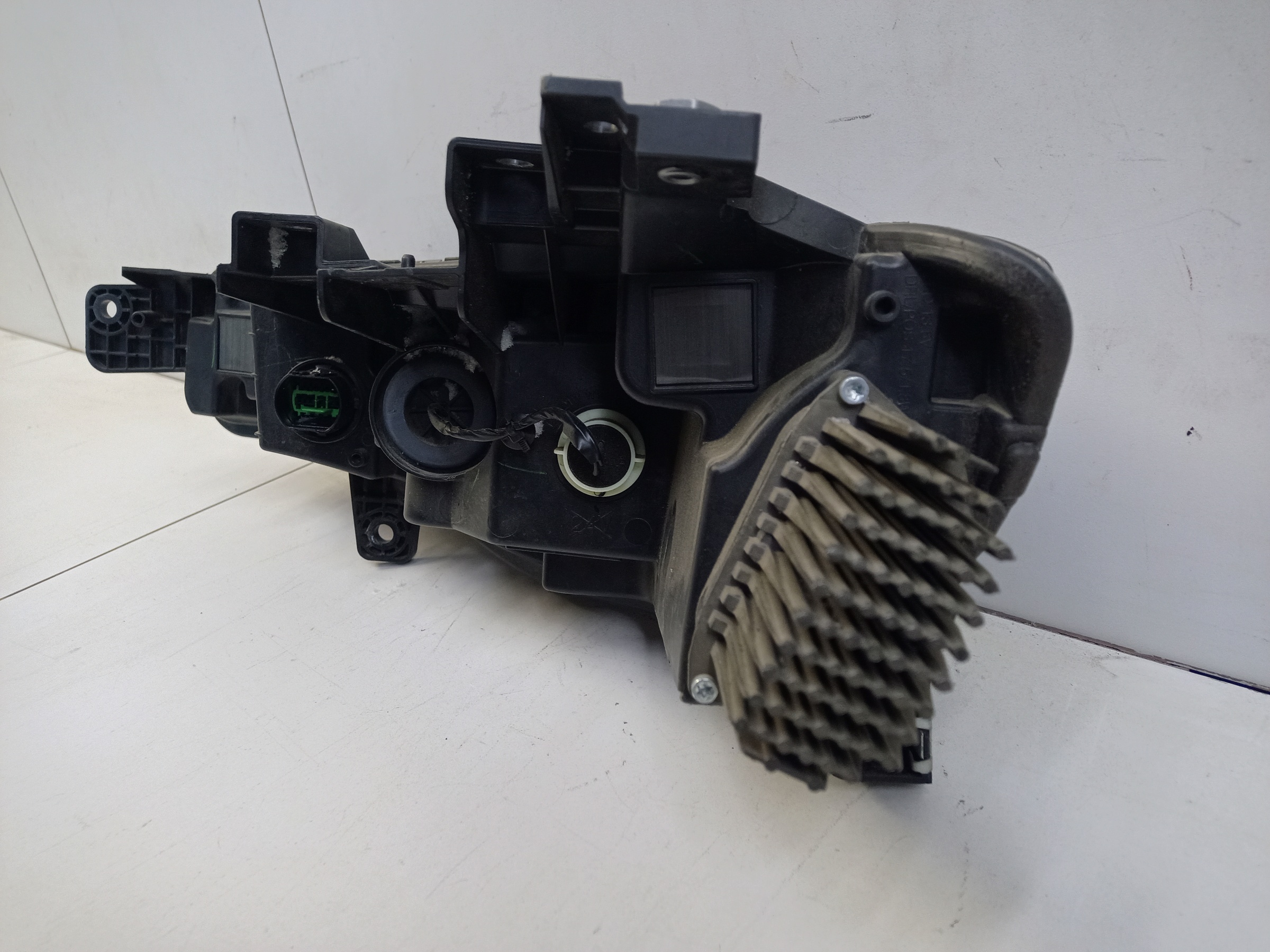 Фара передняя правая верхняя Changan CS35PLUS Restail LED