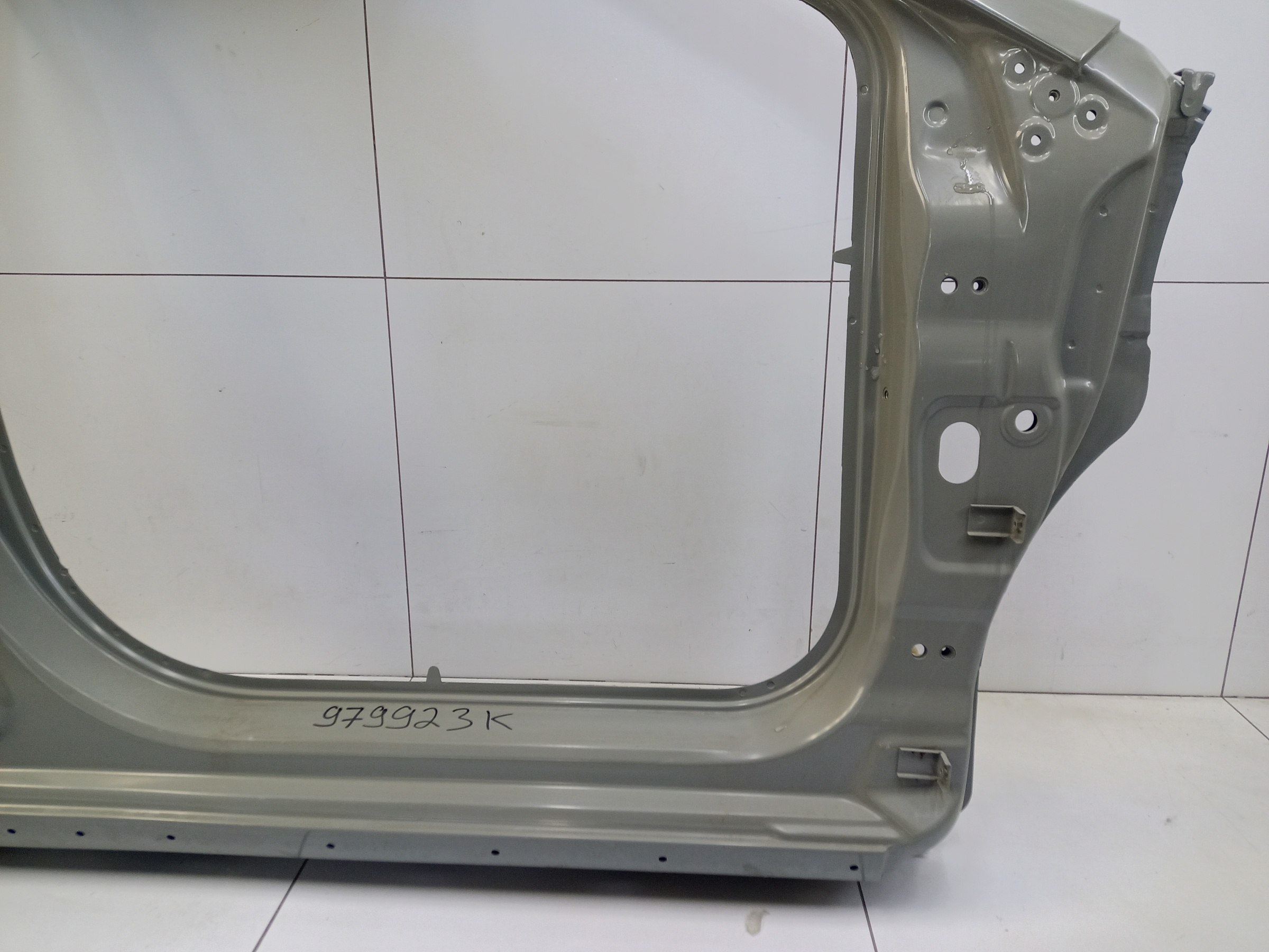 Панель кузова боковая правая Omoda S5