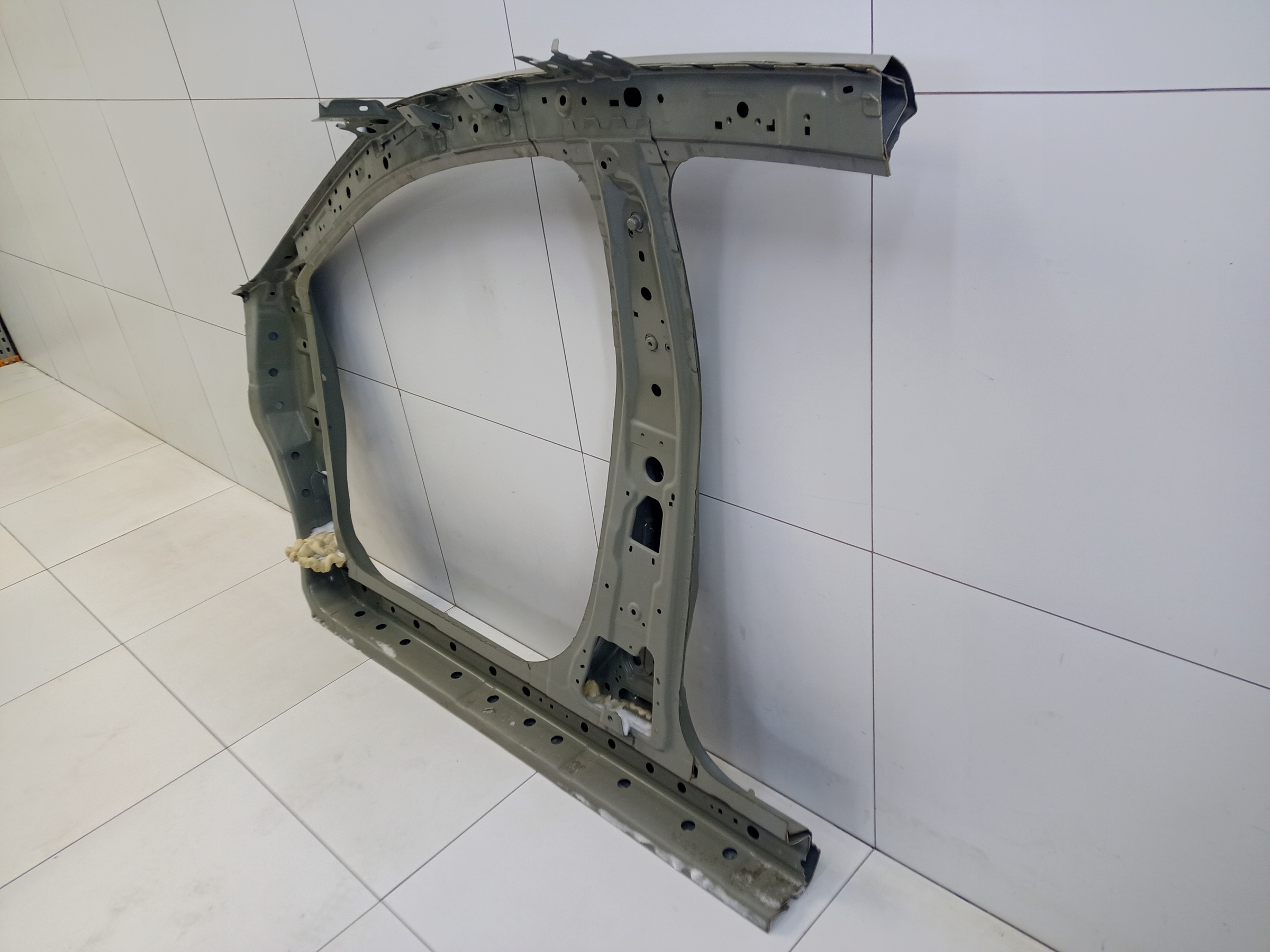 Панель кузова боковая правая Omoda S5