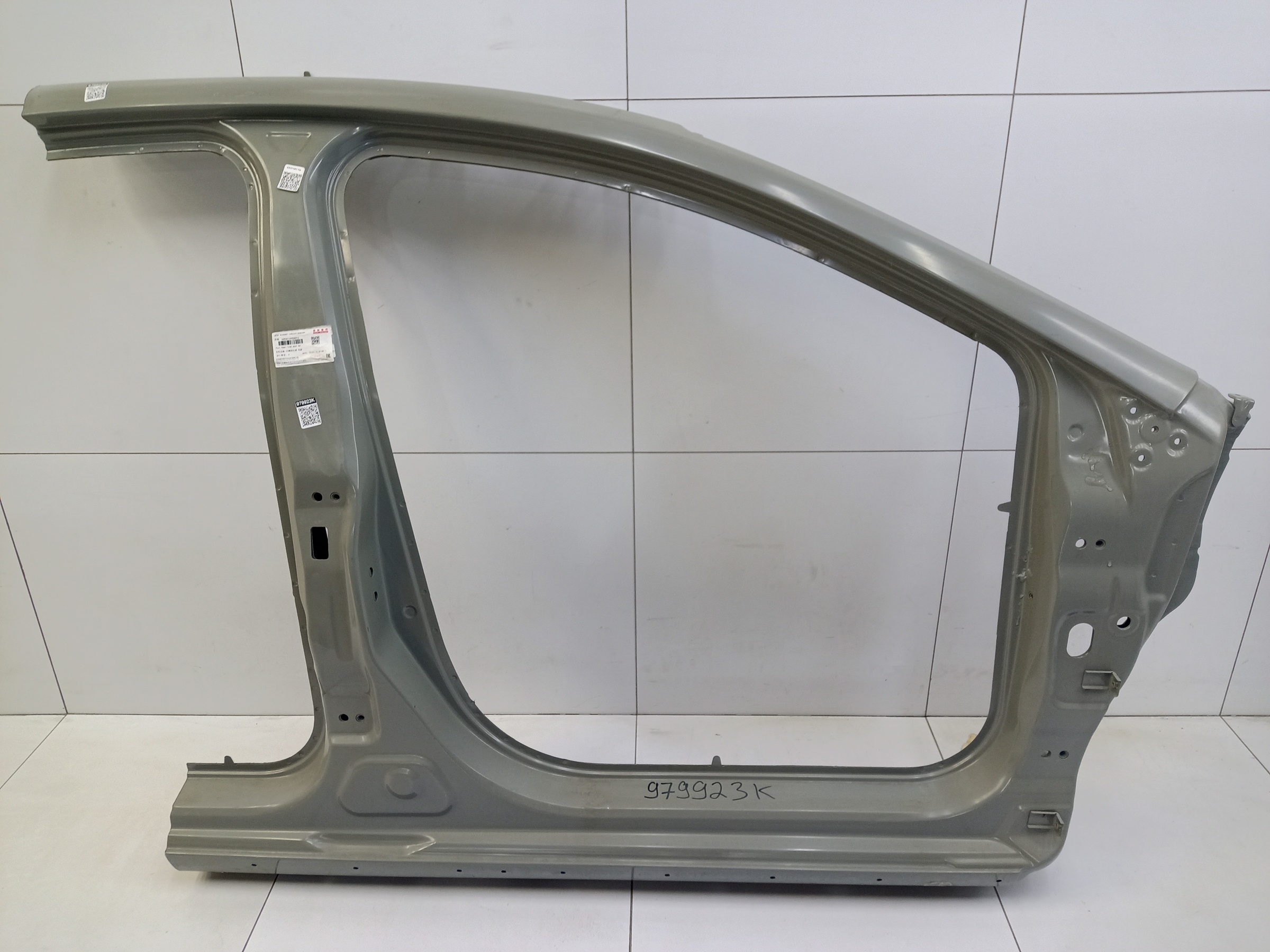 Панель кузова боковая правая Omoda S5