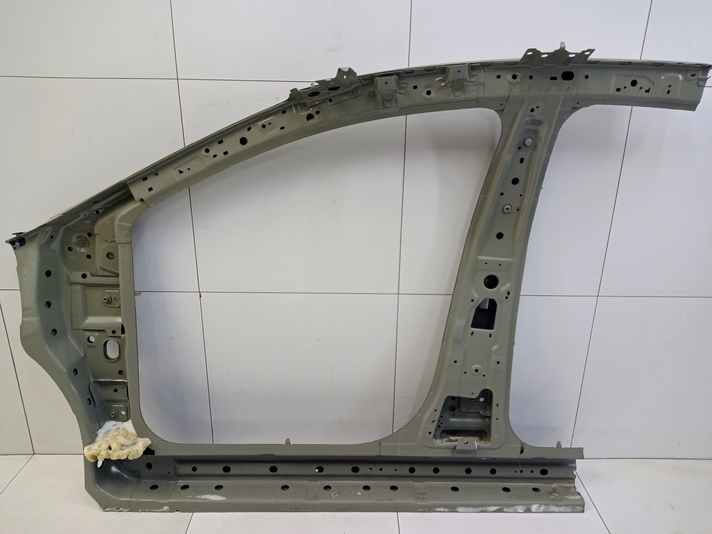 Панель кузова боковая правая Omoda S5