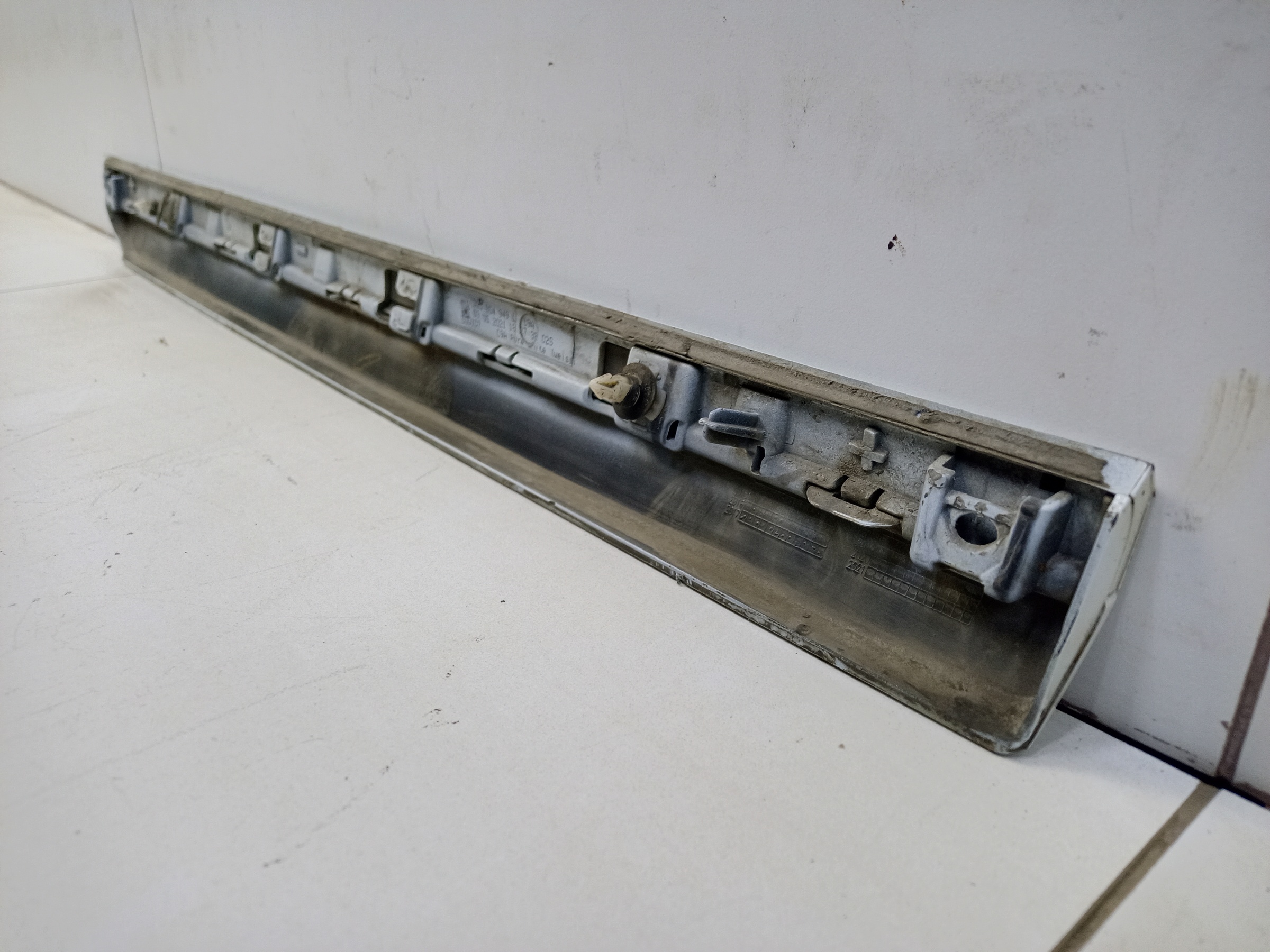 Накладка двери задней правой Volkswagen Passat B8