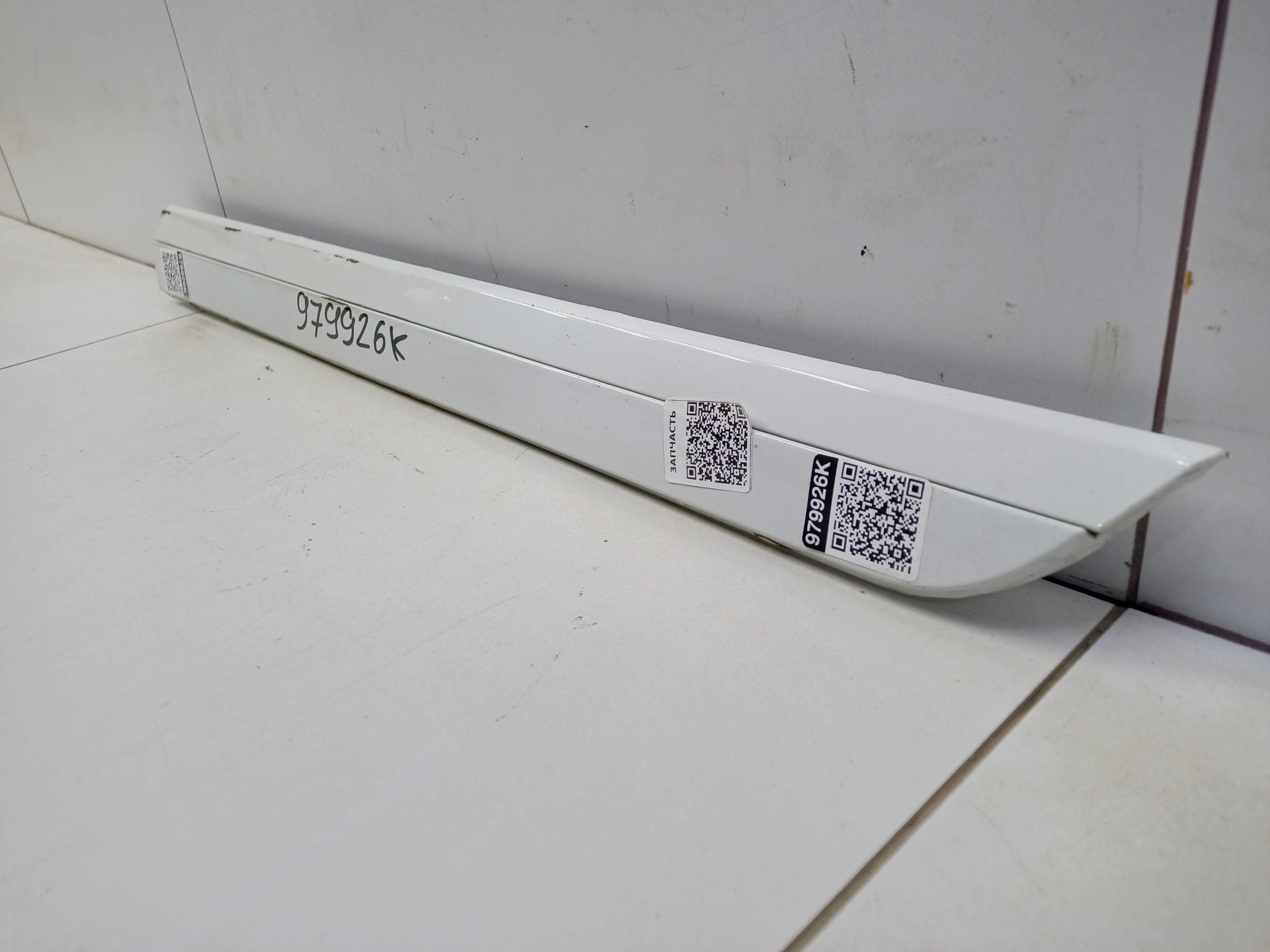 Накладка двери задней правой Volkswagen Passat B8