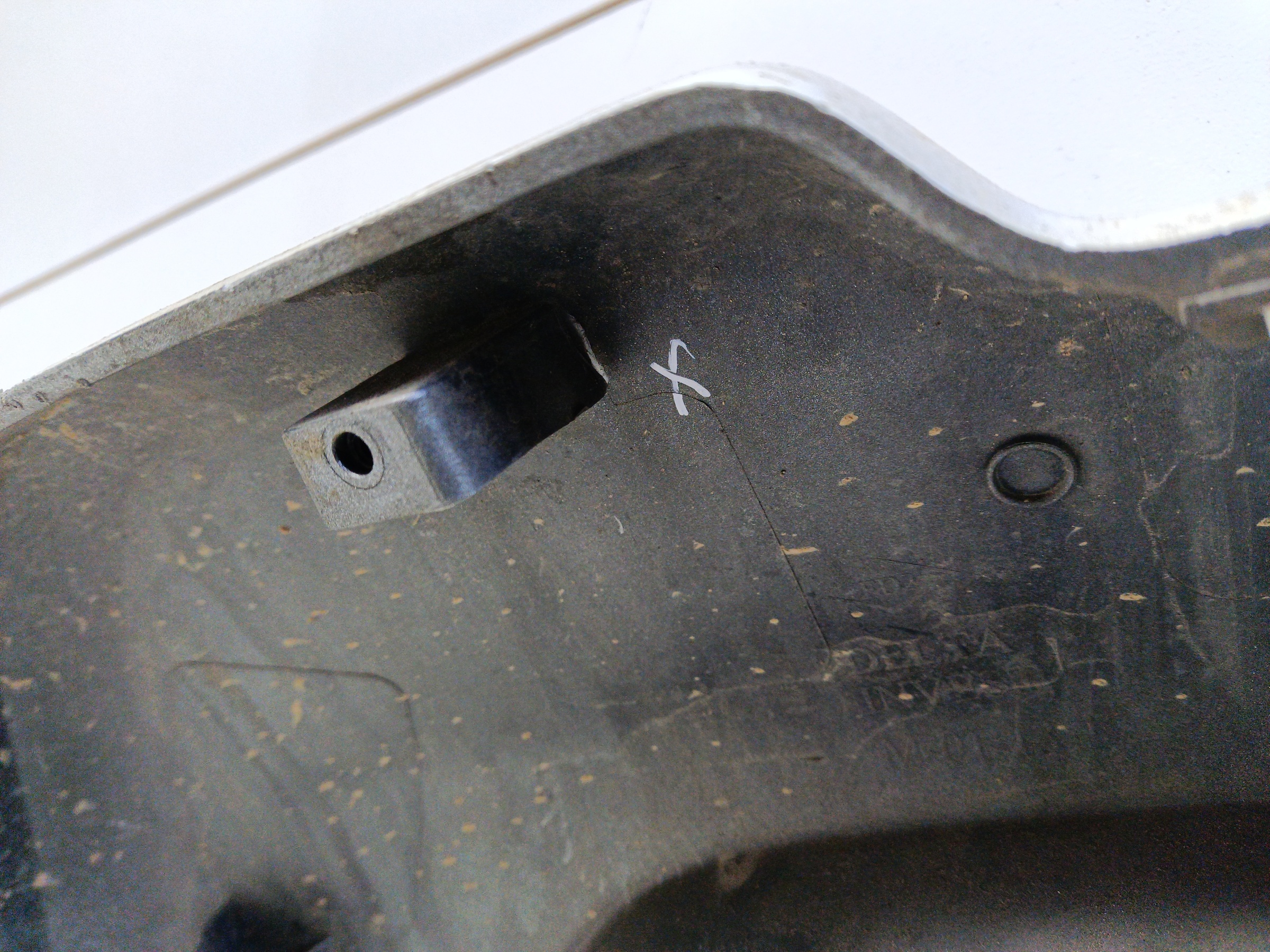 Накладка переднего бампера Renault Duster 1 Restail